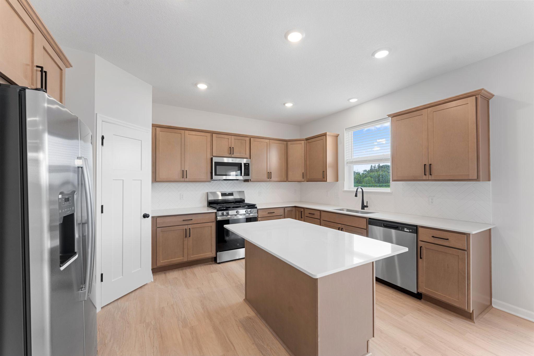 2nd image of 421 James Pkwy, Elko New Market, MN 55054 | MLS# 7054575