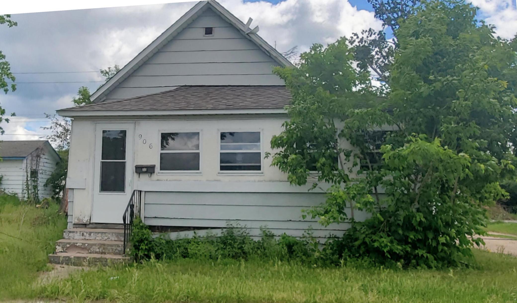 1st image of 906 Irvine Ave Nw, Bemidji, MN 56601 | MLS# 7055326