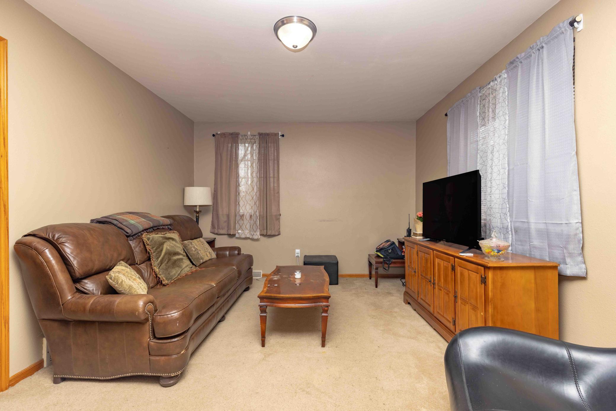 3rd image of 525 Bluff St, Enderlin, ND 58027 | MLS# 7056126