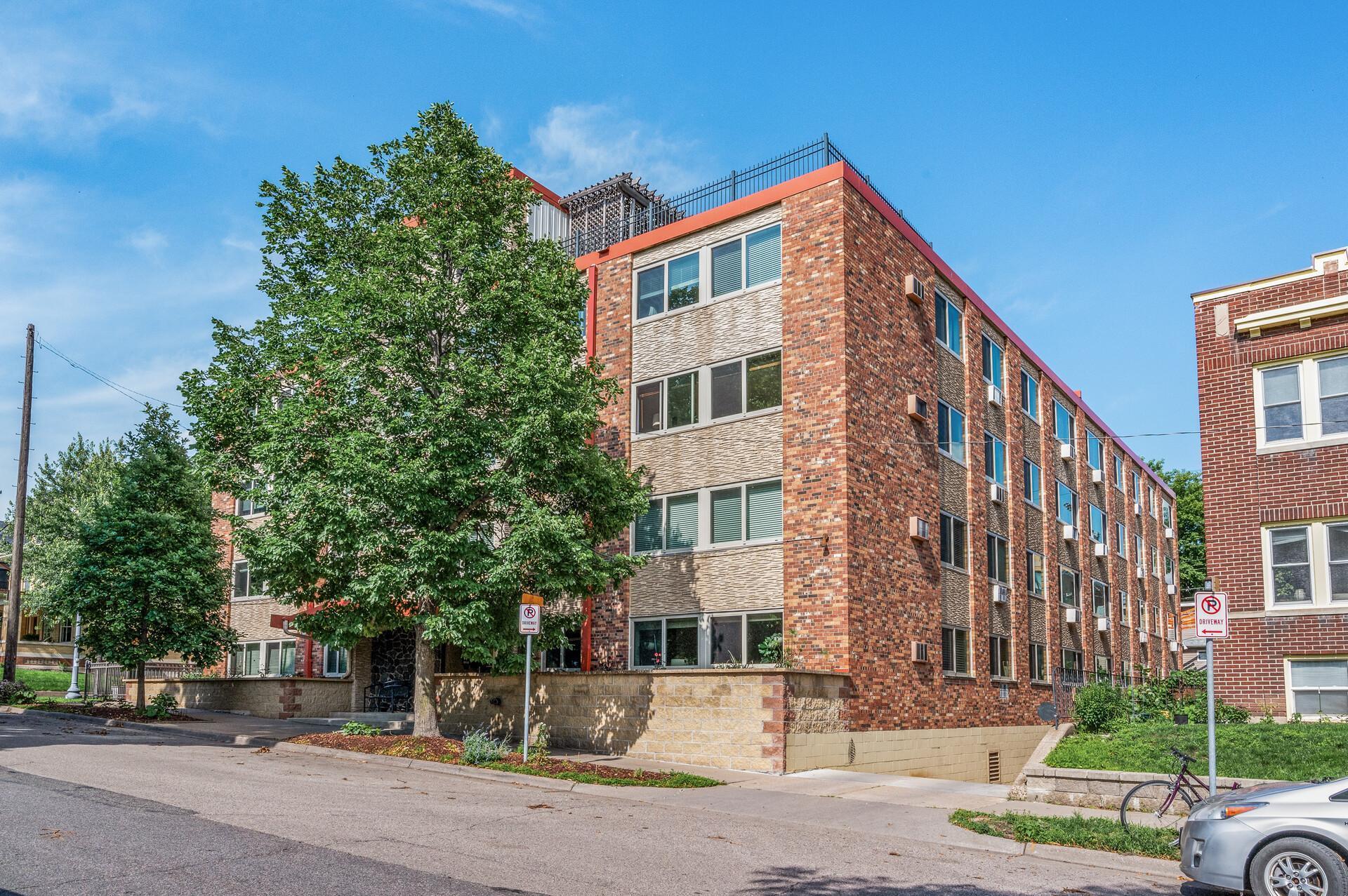30th image of 1901 Emerson Ave S #303, Minneapolis, MN 55403 | MLS# 7056860
