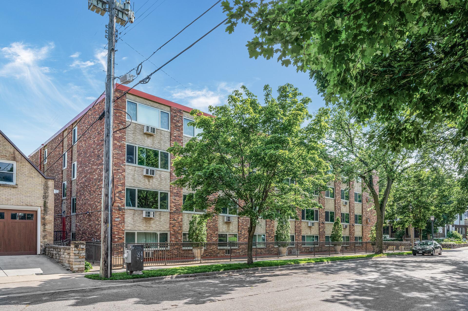 2nd image of 1901 Emerson Ave S, Minneapolis, MN 55403