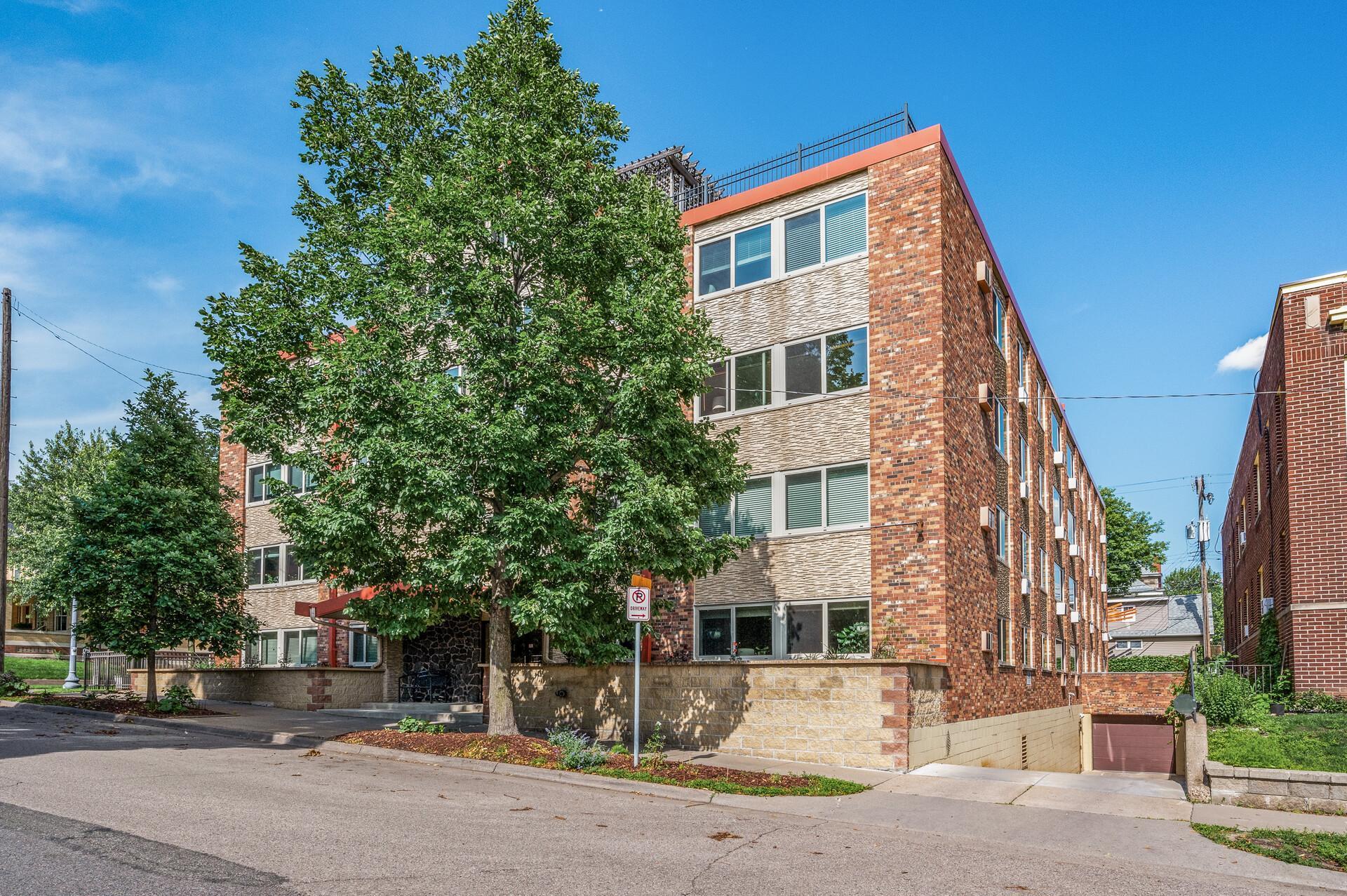 2nd image of 1901 Emerson Ave S #303, Minneapolis, MN 55403 | MLS# 7056860