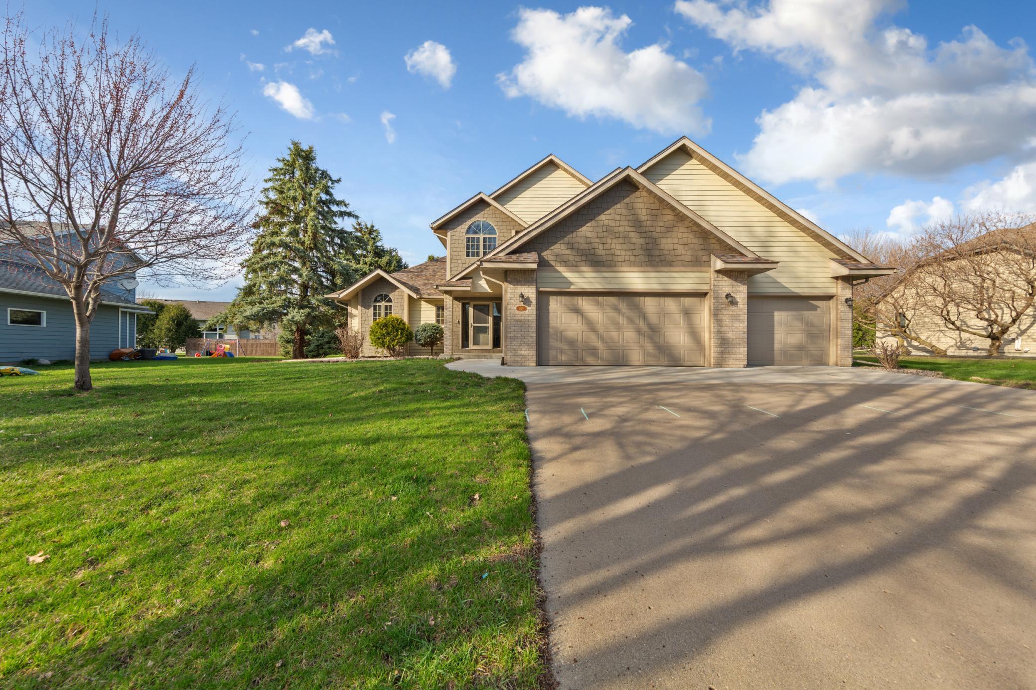 2nd image of 1526 Castle Dr, North Mankato, MN 56003 | MLS# 7057121