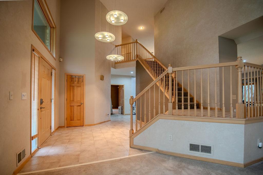 3rd image of 13856 Essex Trl, Saint Paul, MN 55124 | MLS# 7057451