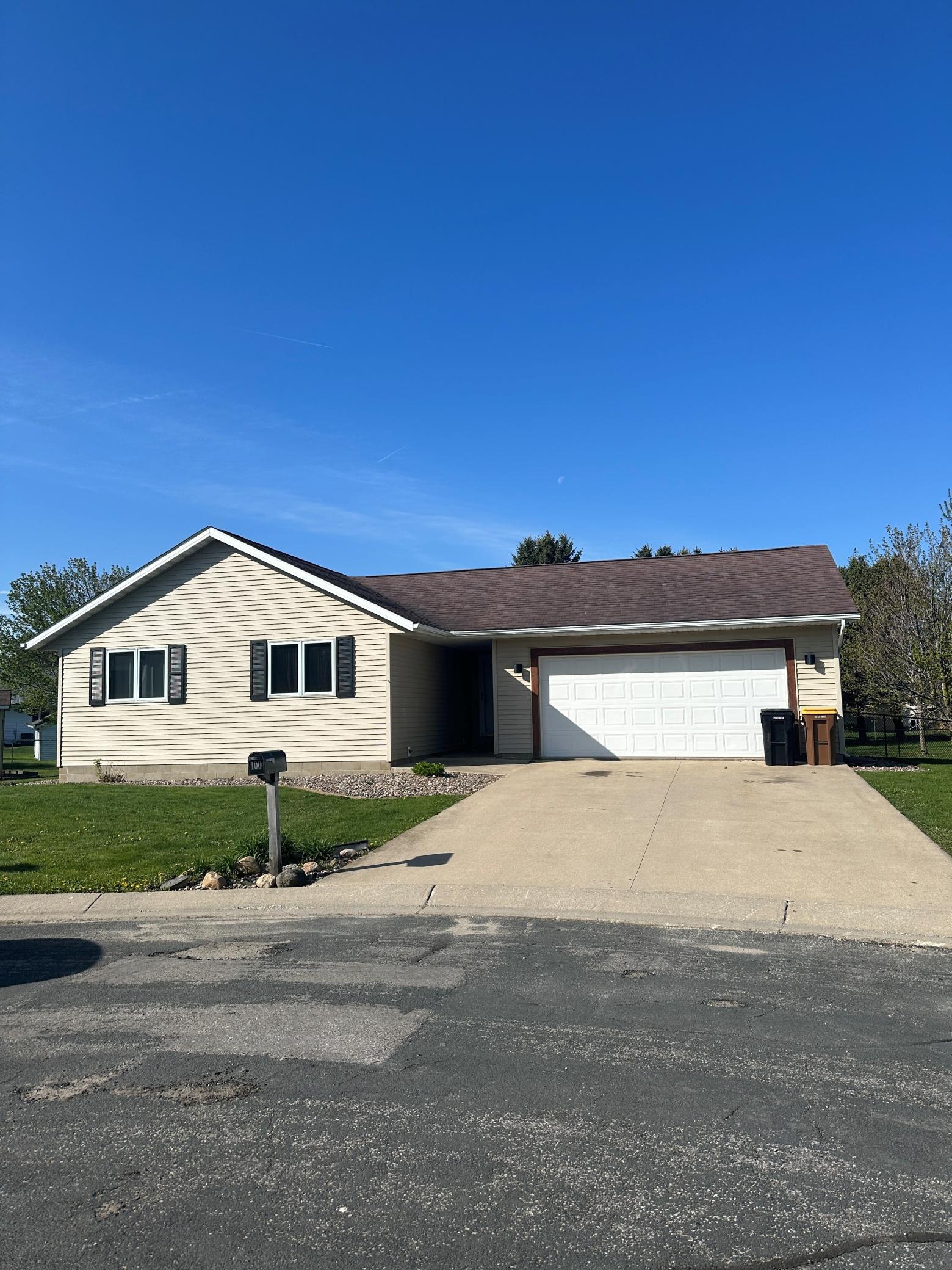 Homes for sale in Spring Valley, MN | 100 Capelle St, Spring Valley, MN 55975 | MLS# 7057555
