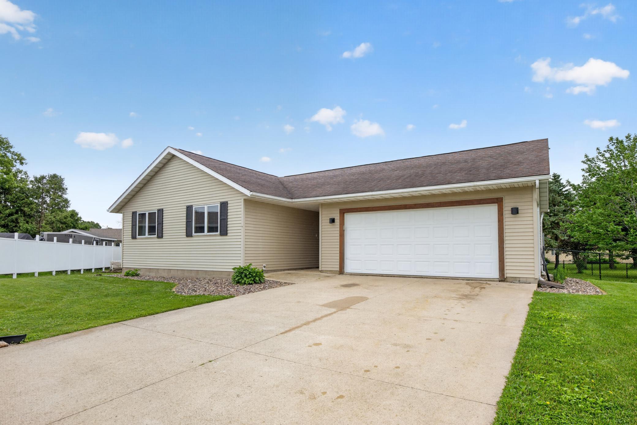 1st image of 100 Capelle St, Spring Valley, MN 55975 | MLS# 7057555