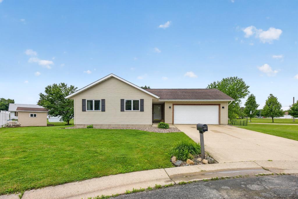 2nd image of 100 Capelle St, Spring Valley, MN 55975 | MLS# 7057555
