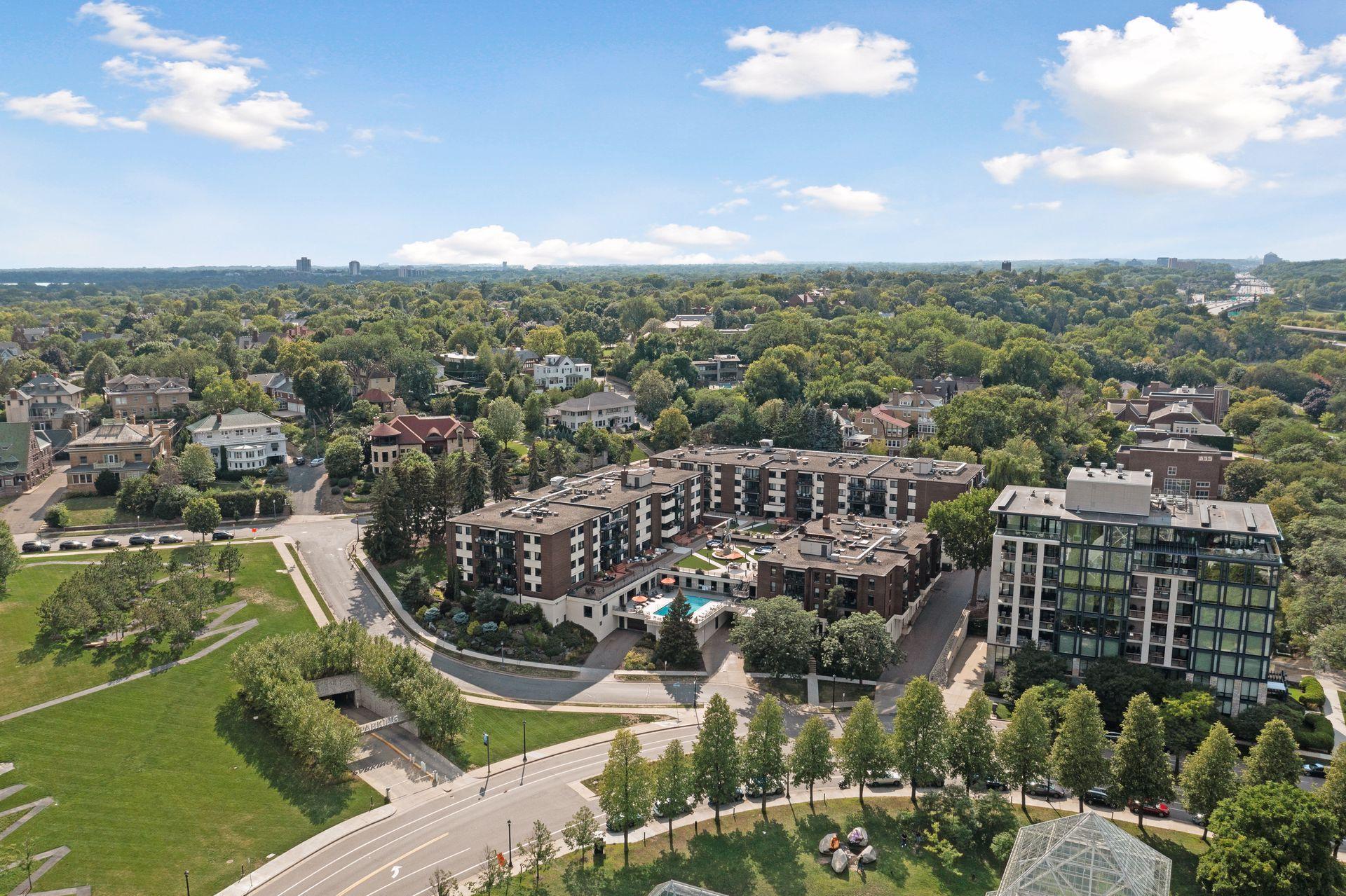 2nd image of 48 Groveland Ter #313, Minneapolis, MN 55403 | MLS# 7057767