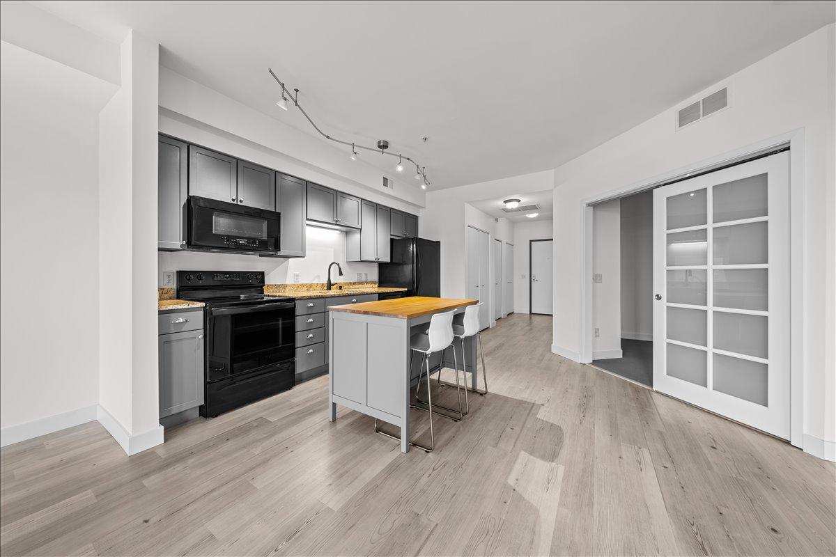 3rd image of 4500 Chicago Ave, Minneapolis, MN 55407