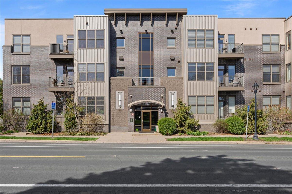 4th image of 4500 Chicago Ave, Minneapolis, MN 55407
