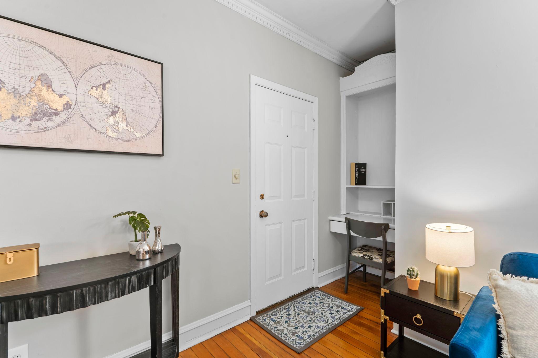 4th image of 703 Laurel Ave, St. Paul, MN 55104