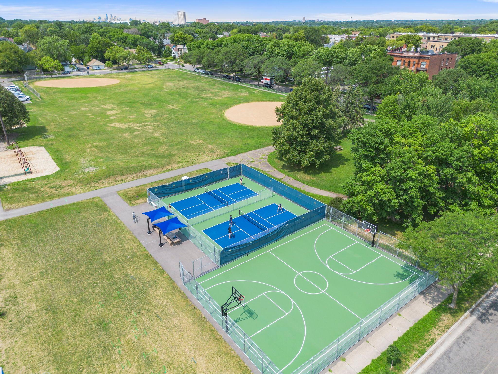 2nd image of 703 Laurel Ave, Saint Paul, MN 55104
