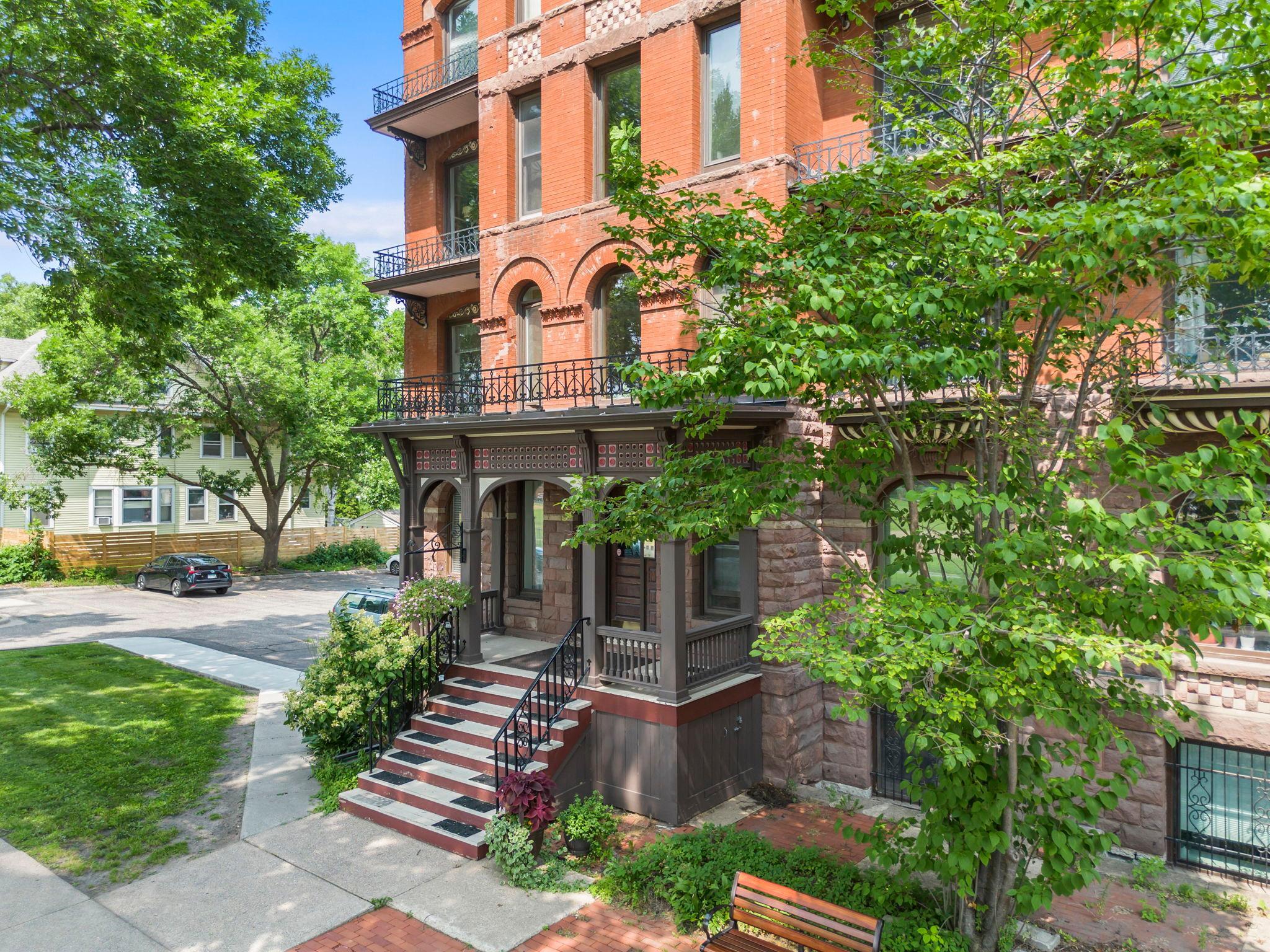 2nd image of 703 Laurel Ave #1W, Saint Paul, MN 55104 | MLS# 7058259