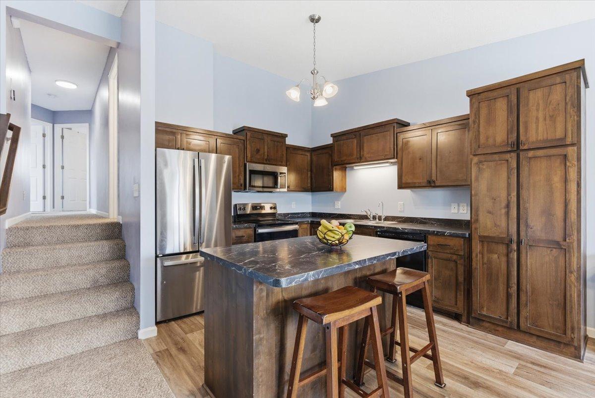 2nd image of 1411 Riverpointe Rd, Watertown, MN 55388 | MLS# 7059072