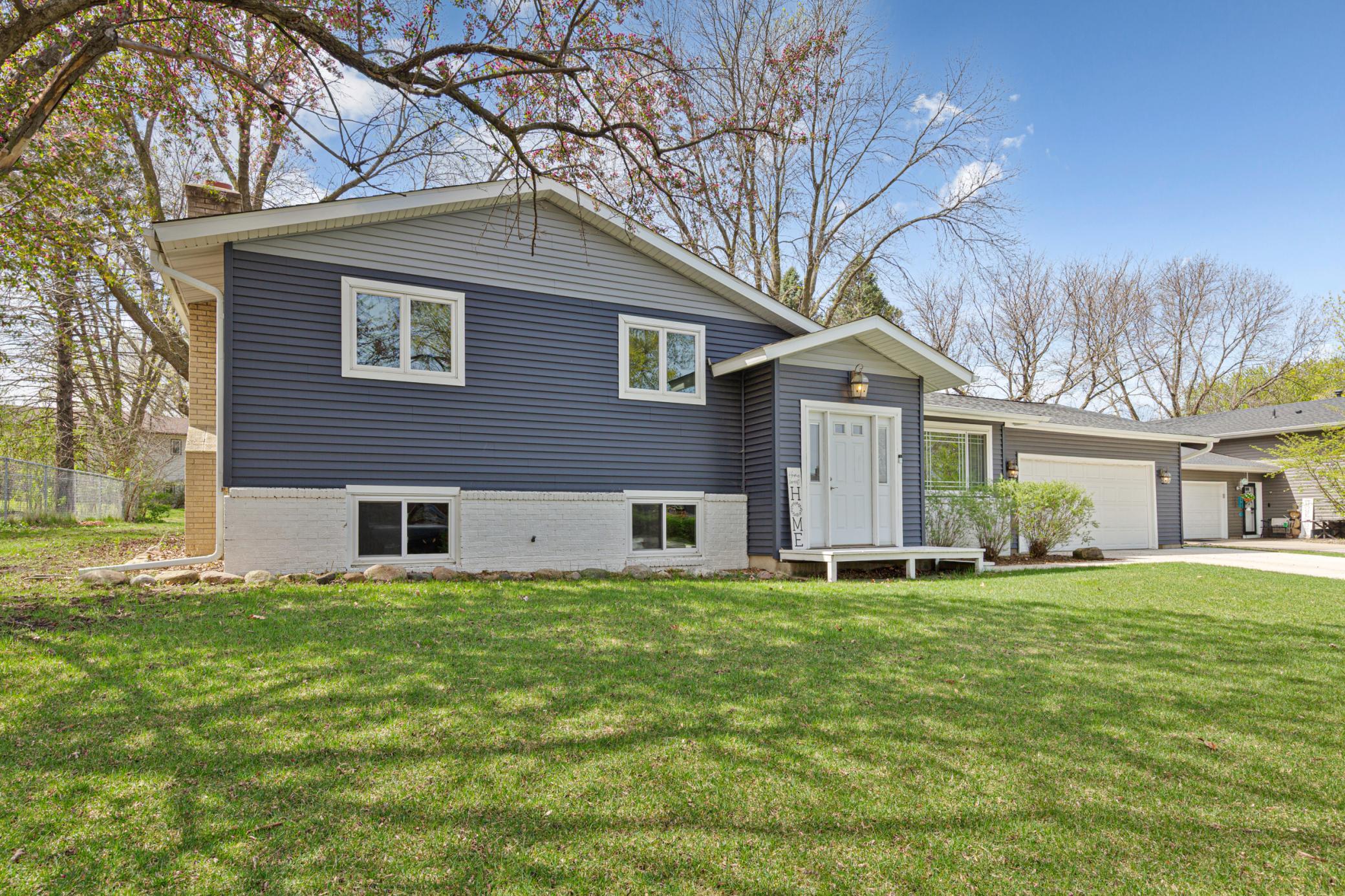 Homes for sale in Northfield, MN | 1702 Mckinley Dr, Northfield, MN 55057 | MLS# 7059250