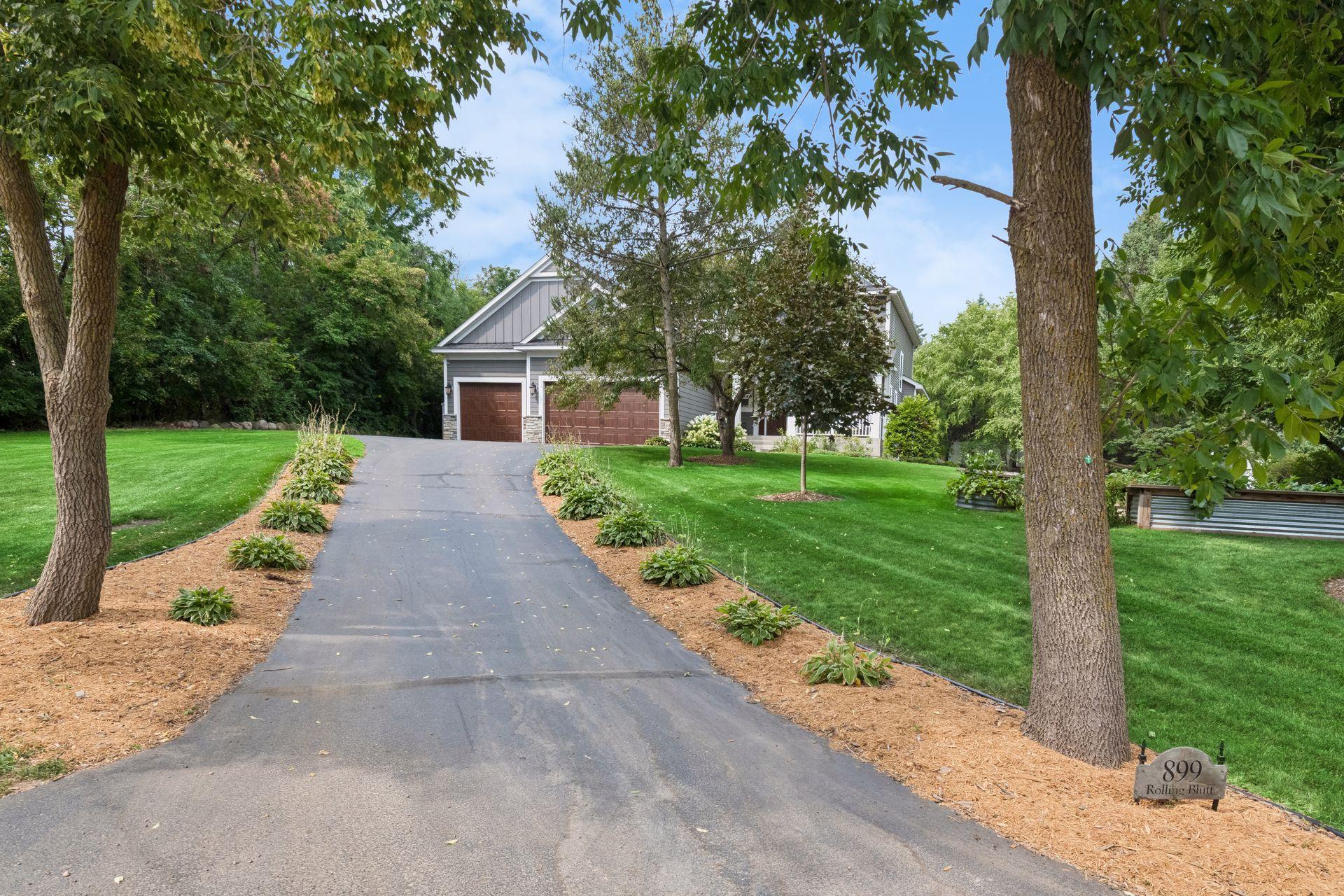 2nd image of 899 Rolling Blf, Excelsior, MN 55331 | MLS# 7059306
