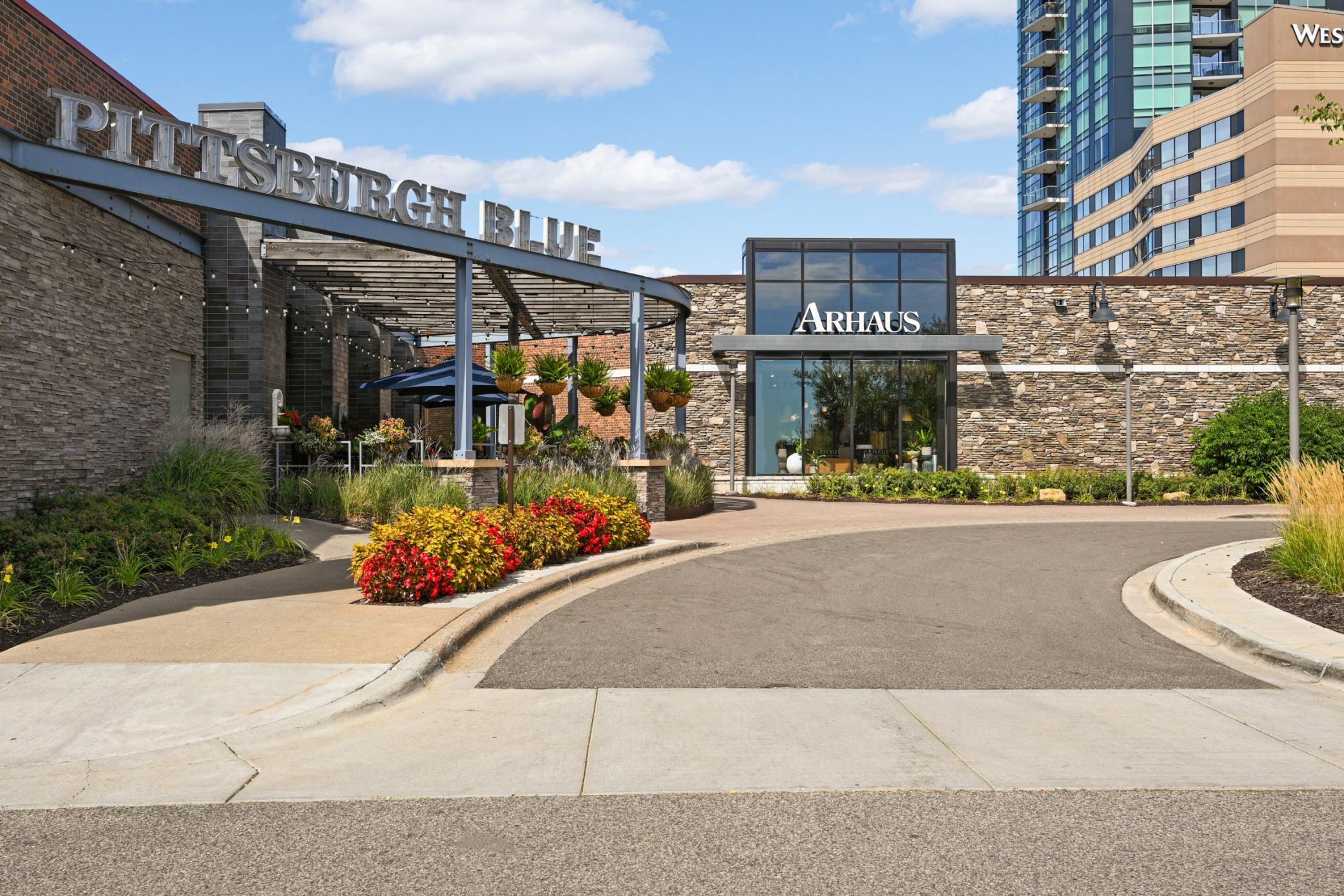 2nd image of 4101 Parklawn Ave, Minneapolis, MN 55435