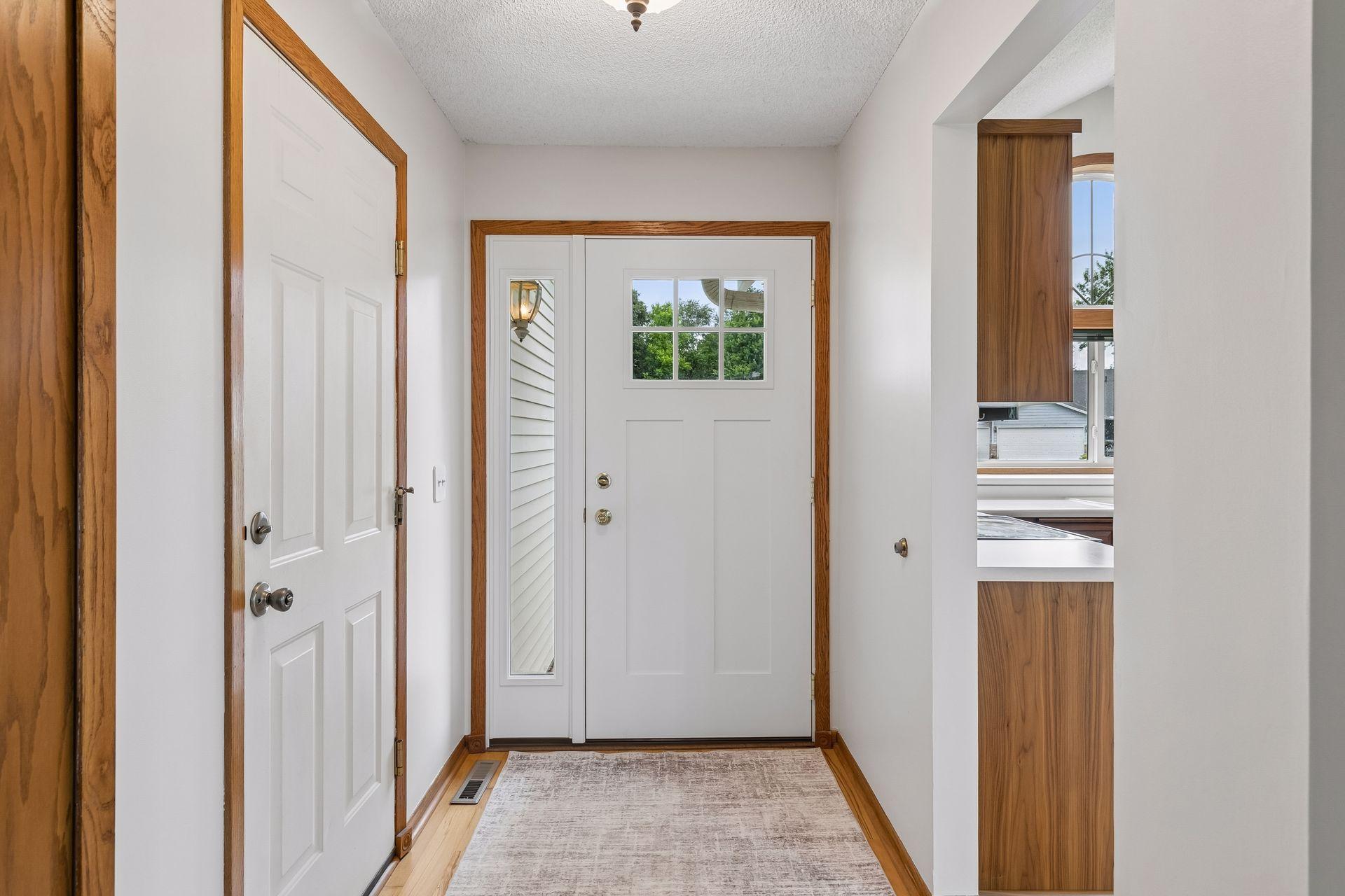 3rd image of 16795 Hershey Ct, Lakeville, MN 55044 | MLS# 7059477