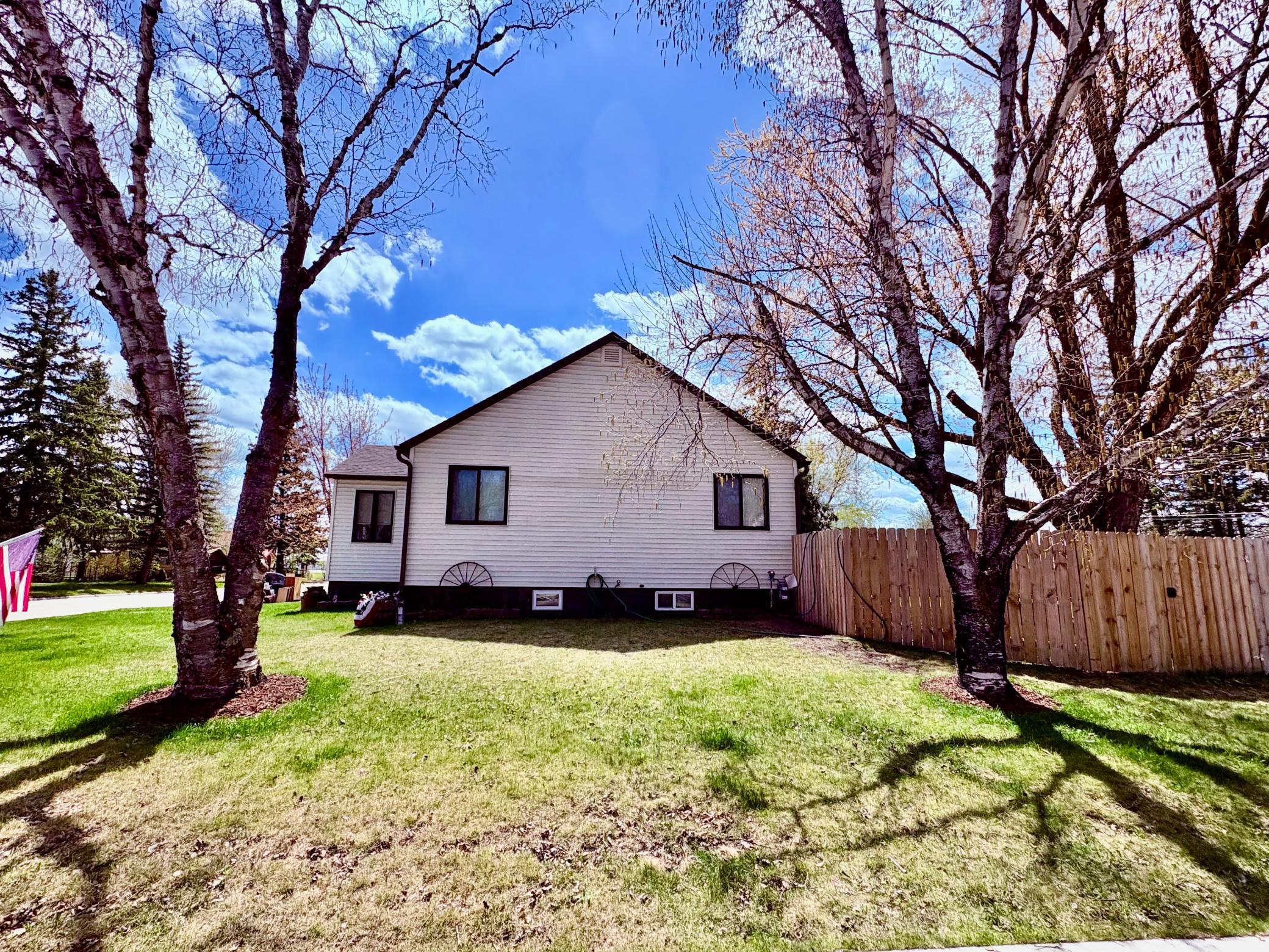 Homes for sale in Baudette, MN | 121 5Th Ave Nw, Baudette, MN 56623 | MLS# 7059764