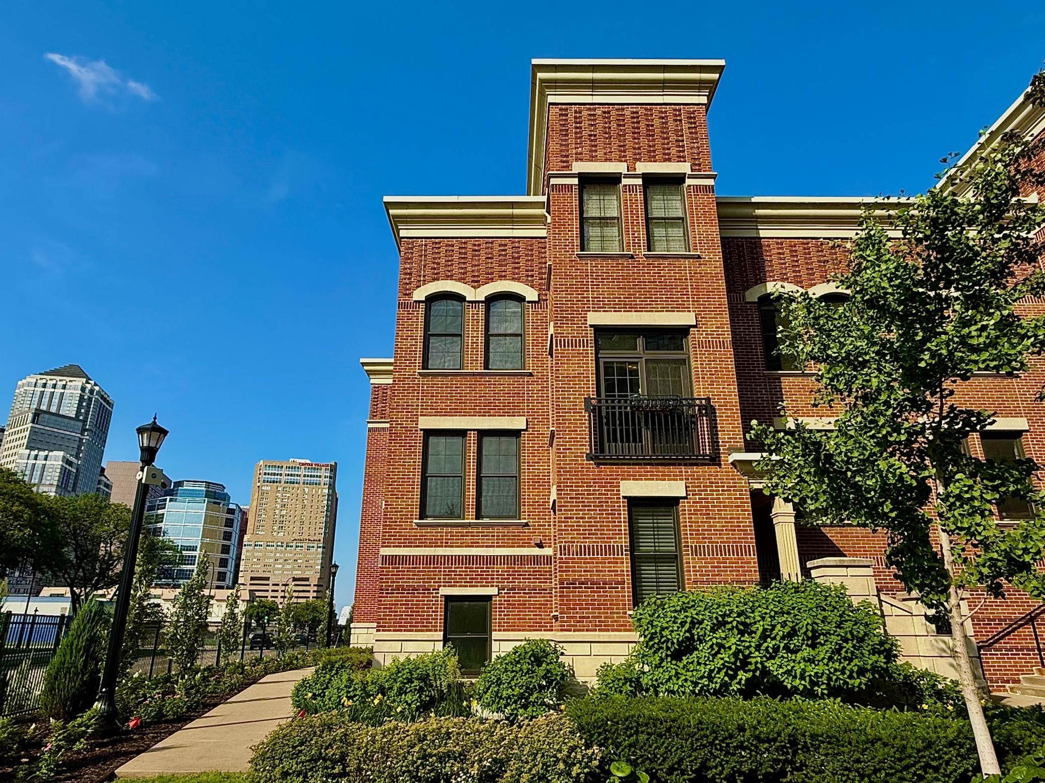 1st image of 511 S 10th St, Minneapolis, MN 55404 | MLS# 7059972