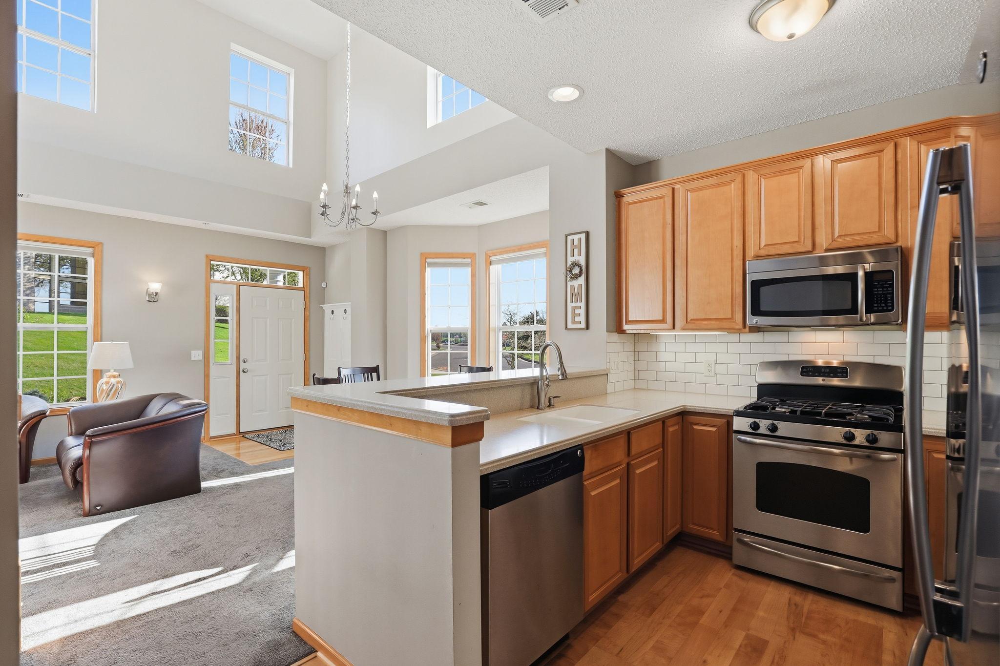 Homes for sale in Maplewood, MN | 1249 Chateau Ave #405, Maplewood, MN 55109 | MLS# 7061132