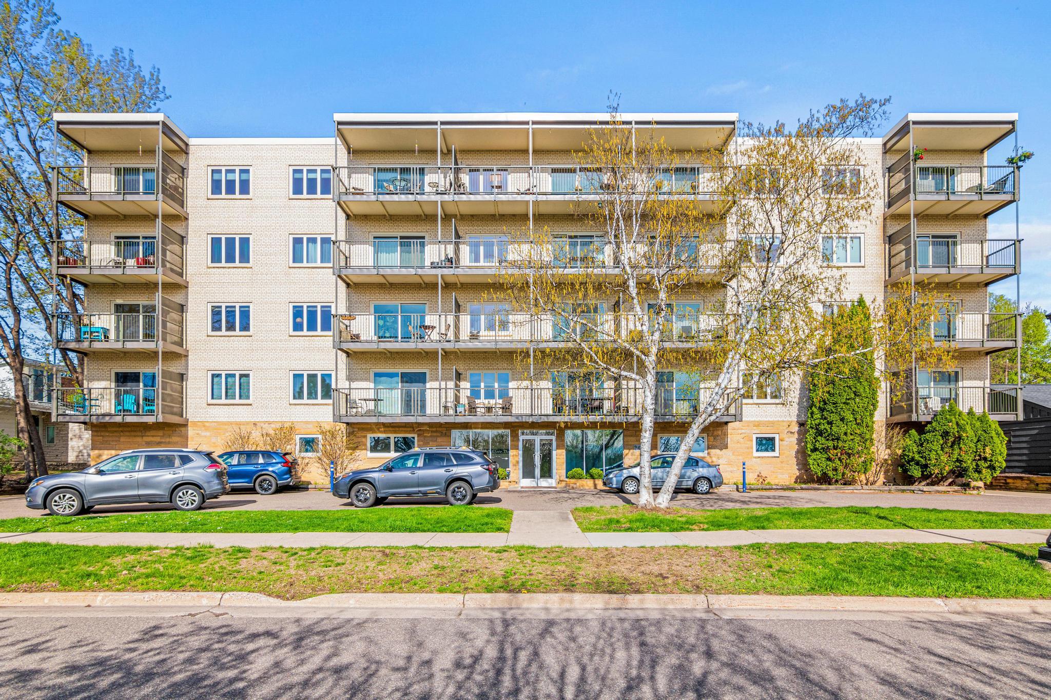 2nd image of 200 N Mississippi River Blvd #2A, Saint Paul, MN 55104 | MLS# 7061363