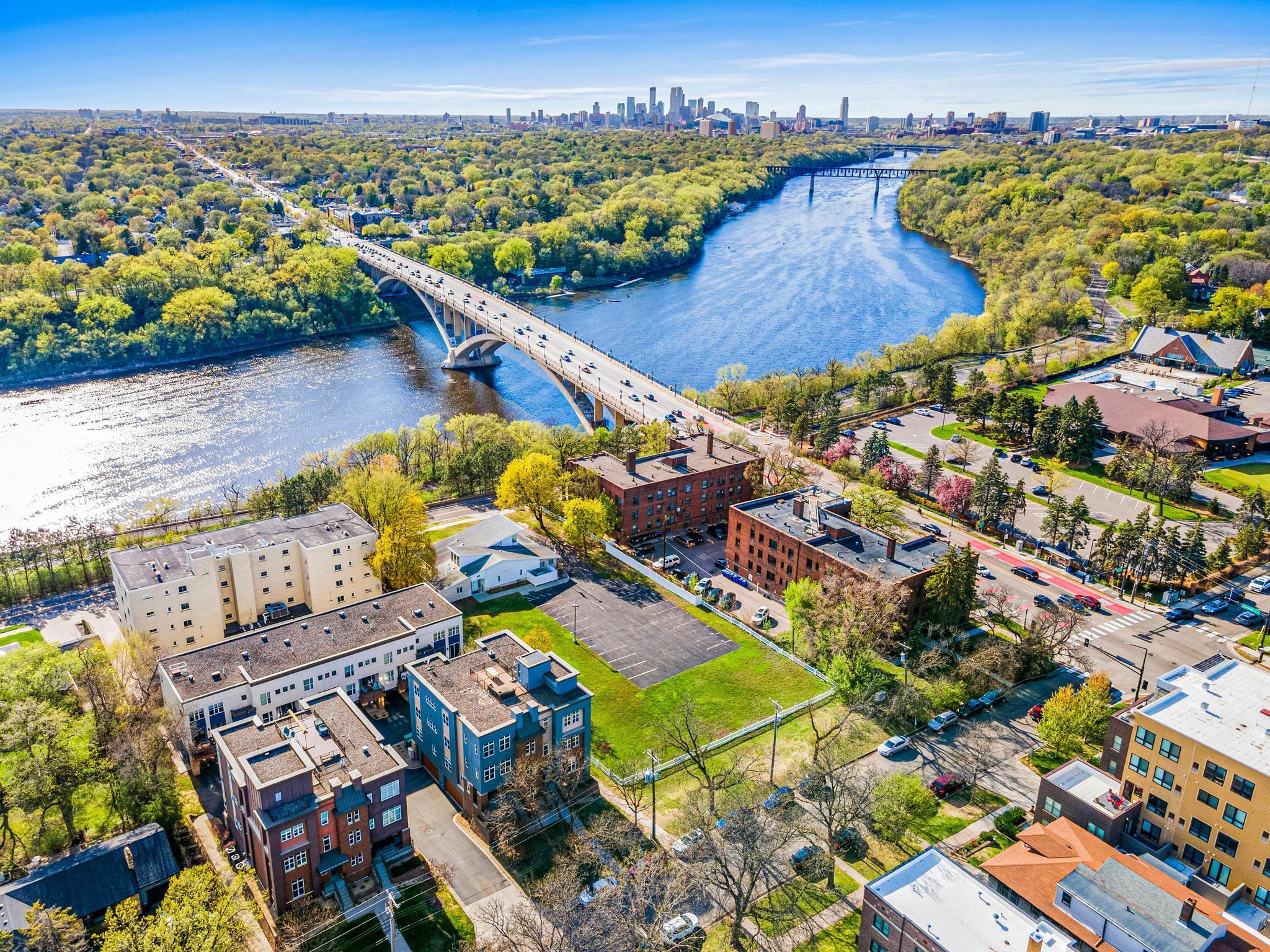 2nd image of 200 N Mississippi River Blvd, Saint Paul, MN 55104