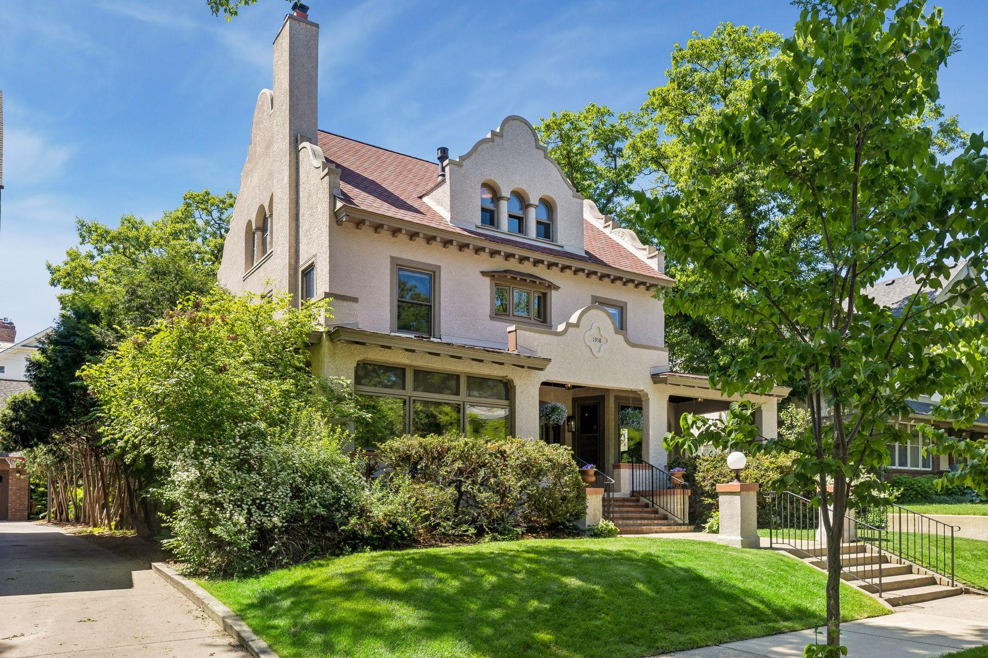 2nd image of 1918 Humboldt Ave S, Minneapolis, MN 55403 | MLS# 7061815