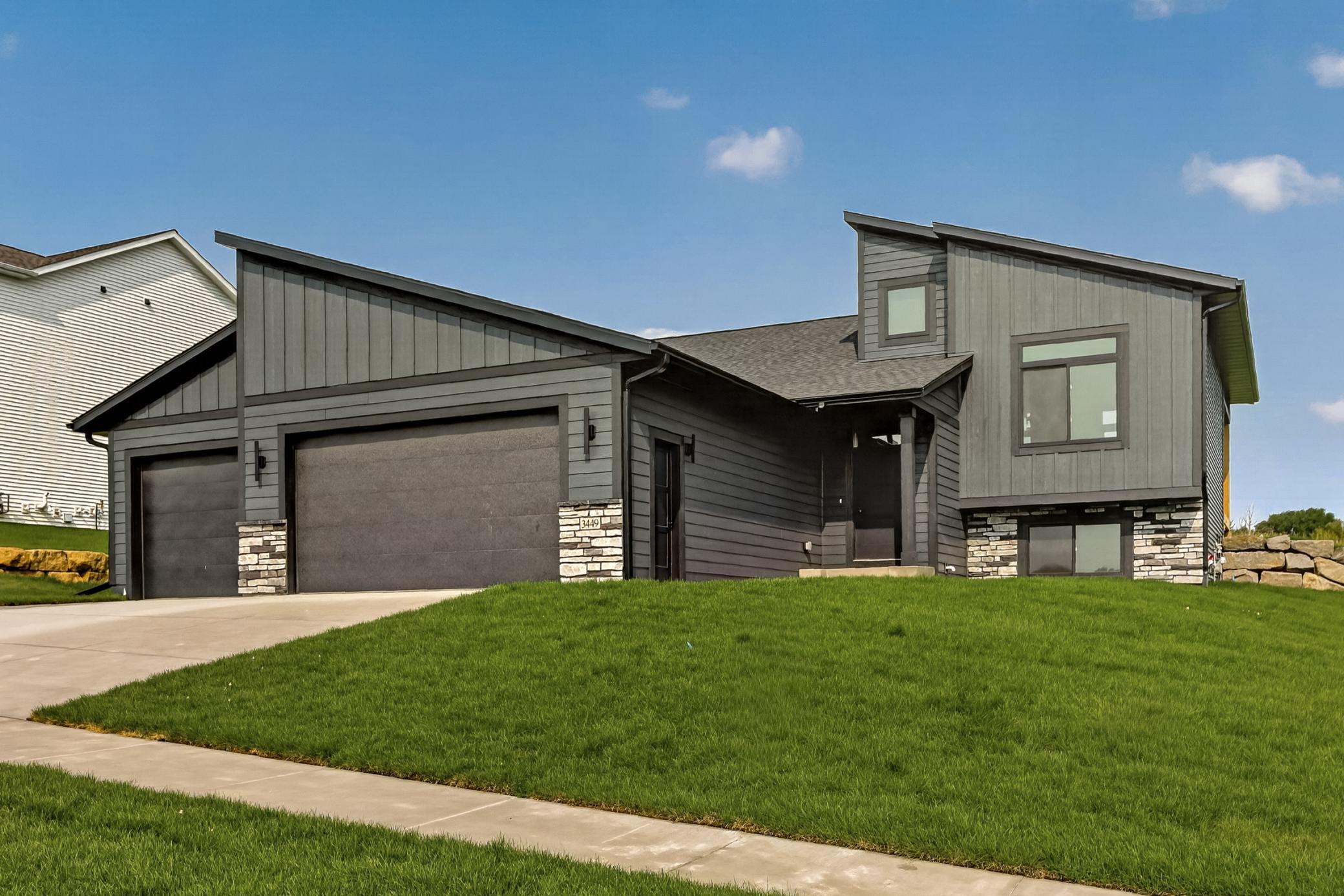 2nd image of 3449 Stonehedge Dr Ne, Rochester, MN 55906 | MLS# 7061924