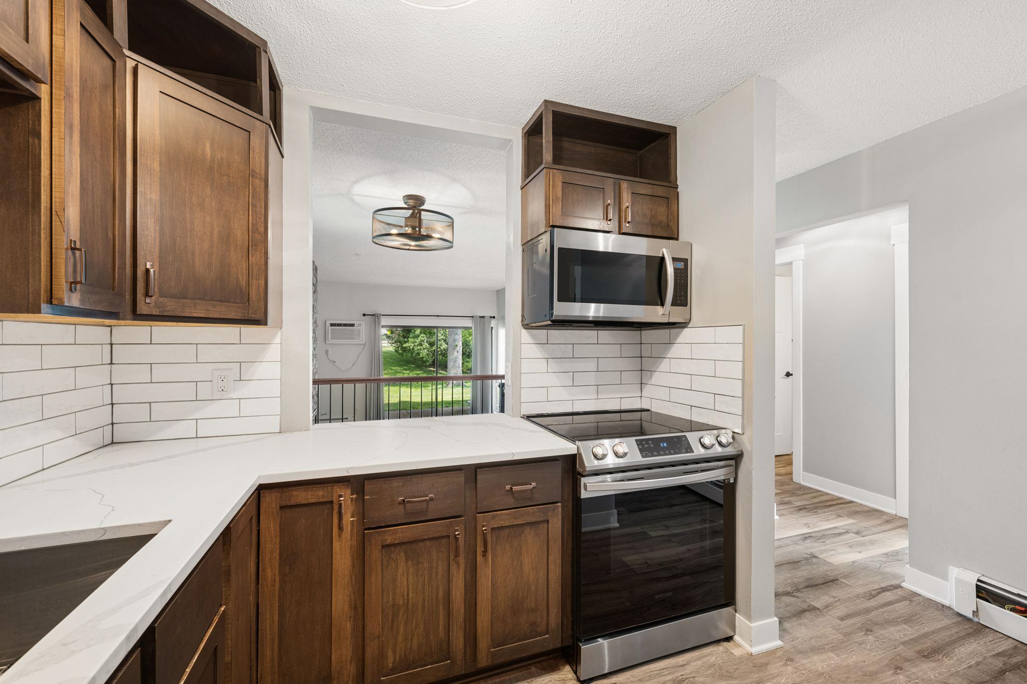 3rd image of 1577 Millpond Ct, Chaska, MN 55318