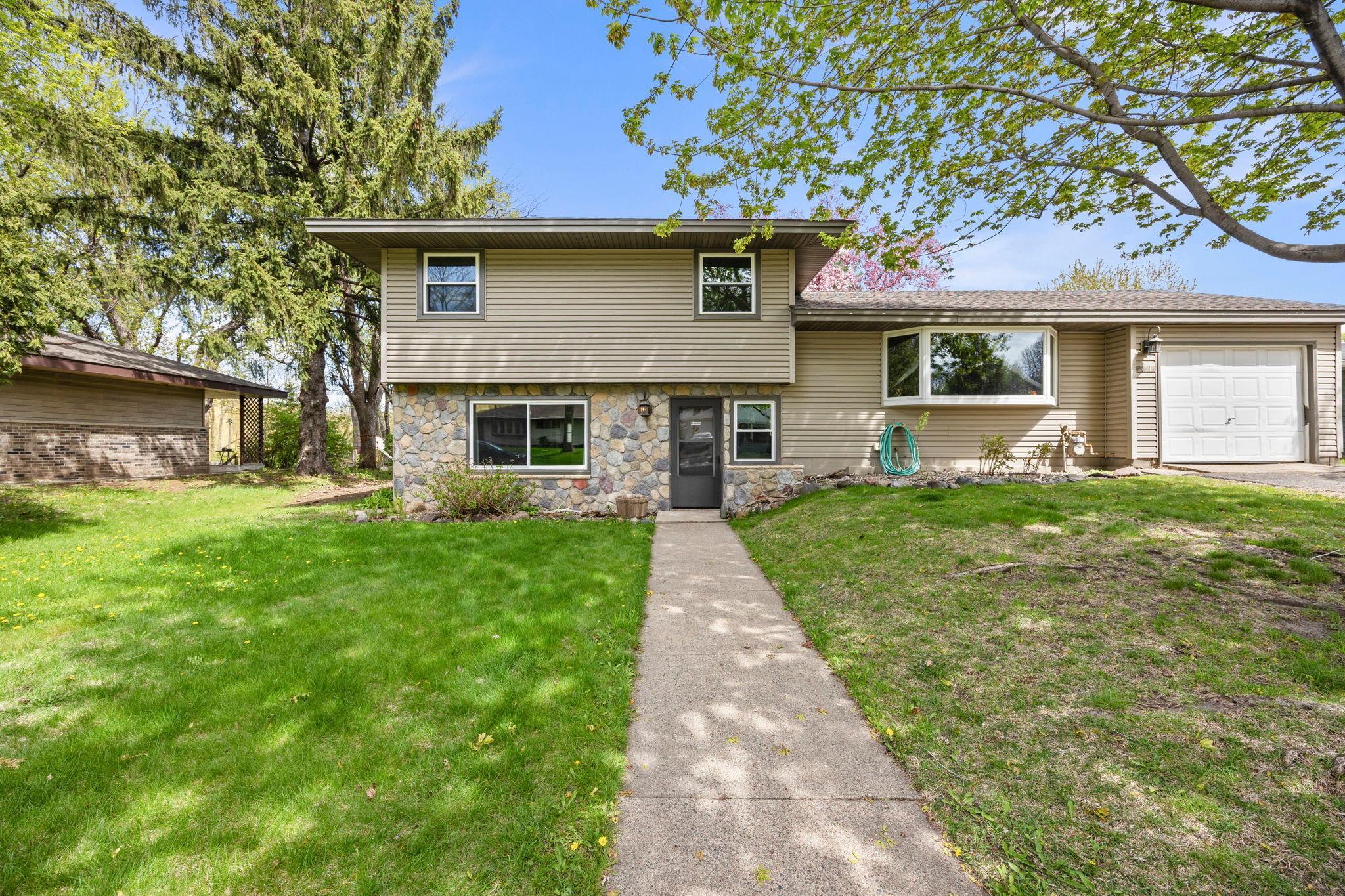 Homes for sale in New Brighton, MN | 961 Oakwood Dr, New Brighton, MN 55112 | MLS# 7062913