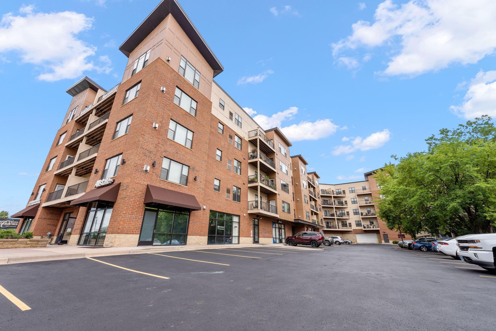 Homes for sale in Saint Louis Park, MN | 1155 Ford Rd #402, Saint Louis Park, MN 55426 | MLS# 7063066