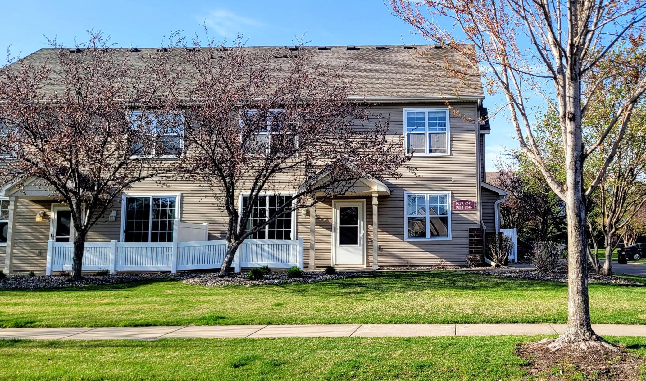 2nd image of 9239 Holly Ln N, Maple Grove, MN 55311 | MLS# 7063550