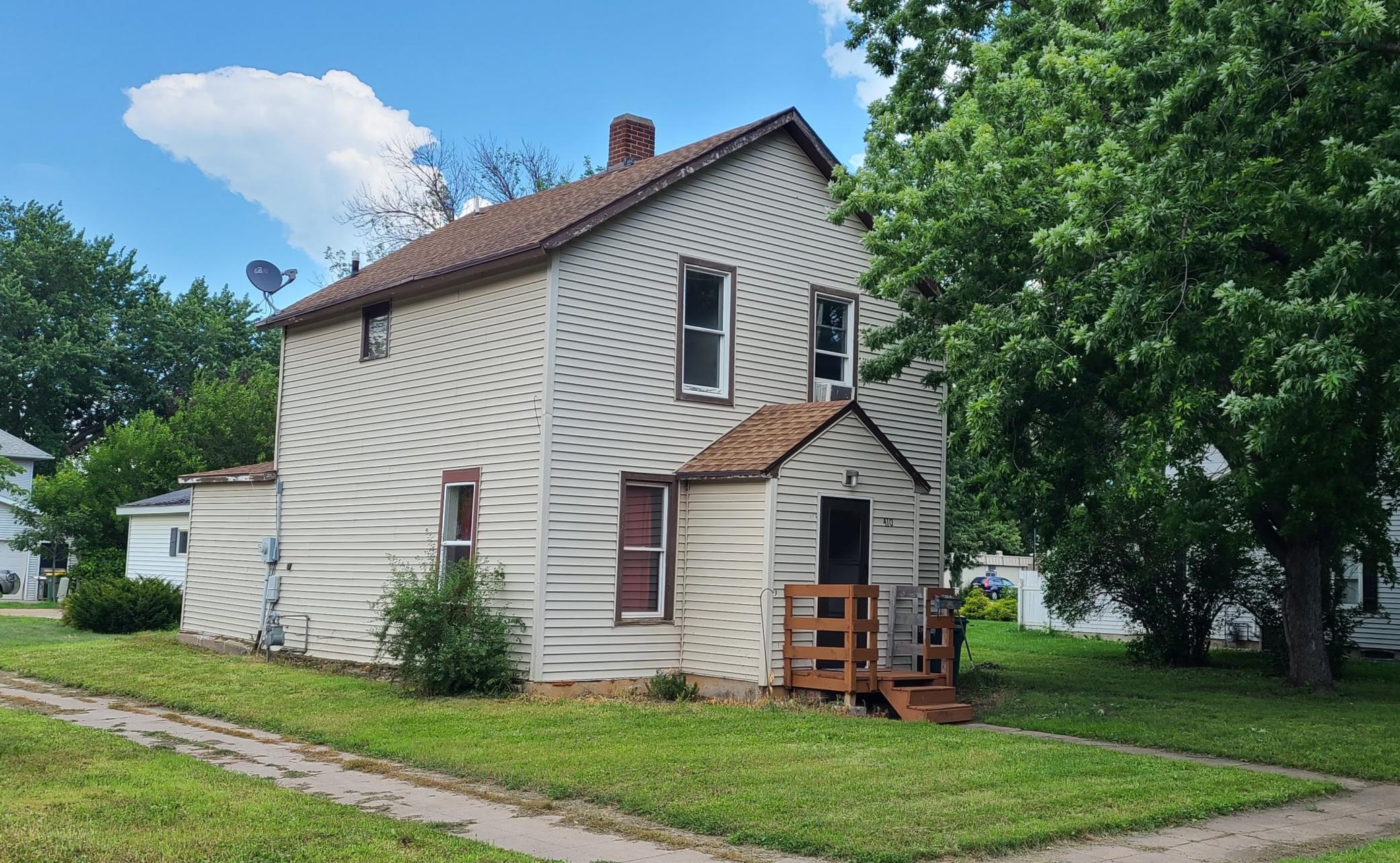 Homes for sale in Marshall, MN | 410 Lynd St, Marshall, MN 56258 | MLS# 7064135