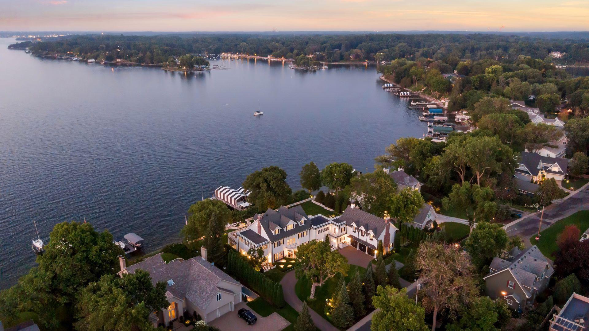 2nd image of 20100 Lakeview Ave, Excelsior, MN 55331 | MLS# 7064876