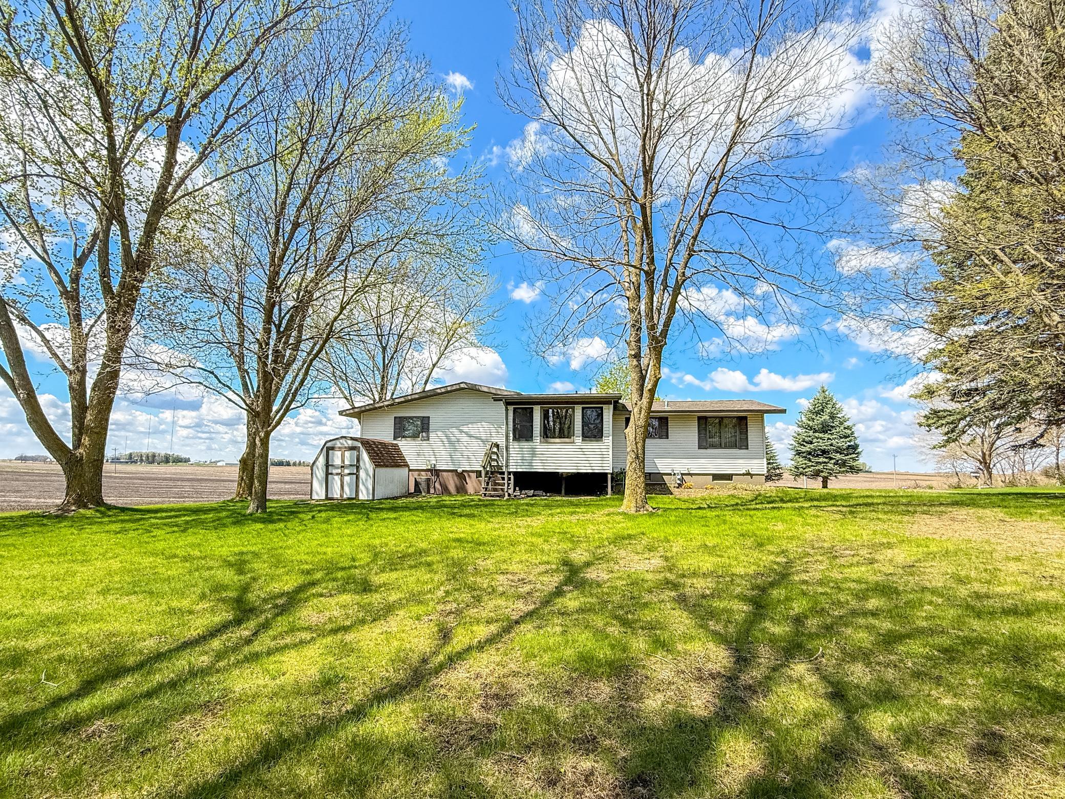 3rd image of 923 Summit Dr, Fairmont, MN 56031 | MLS# 7065604