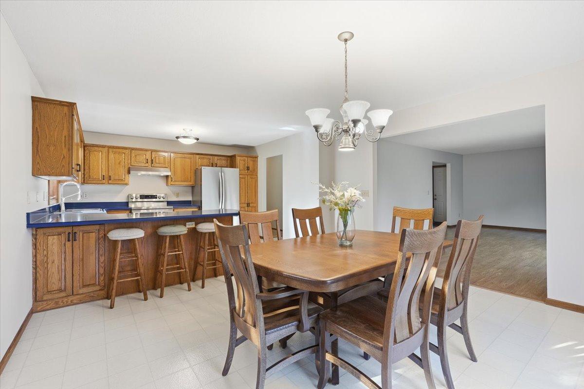 4th image of 1072 Buck Rdg, Hudson, WI 54016 | MLS# 7065933