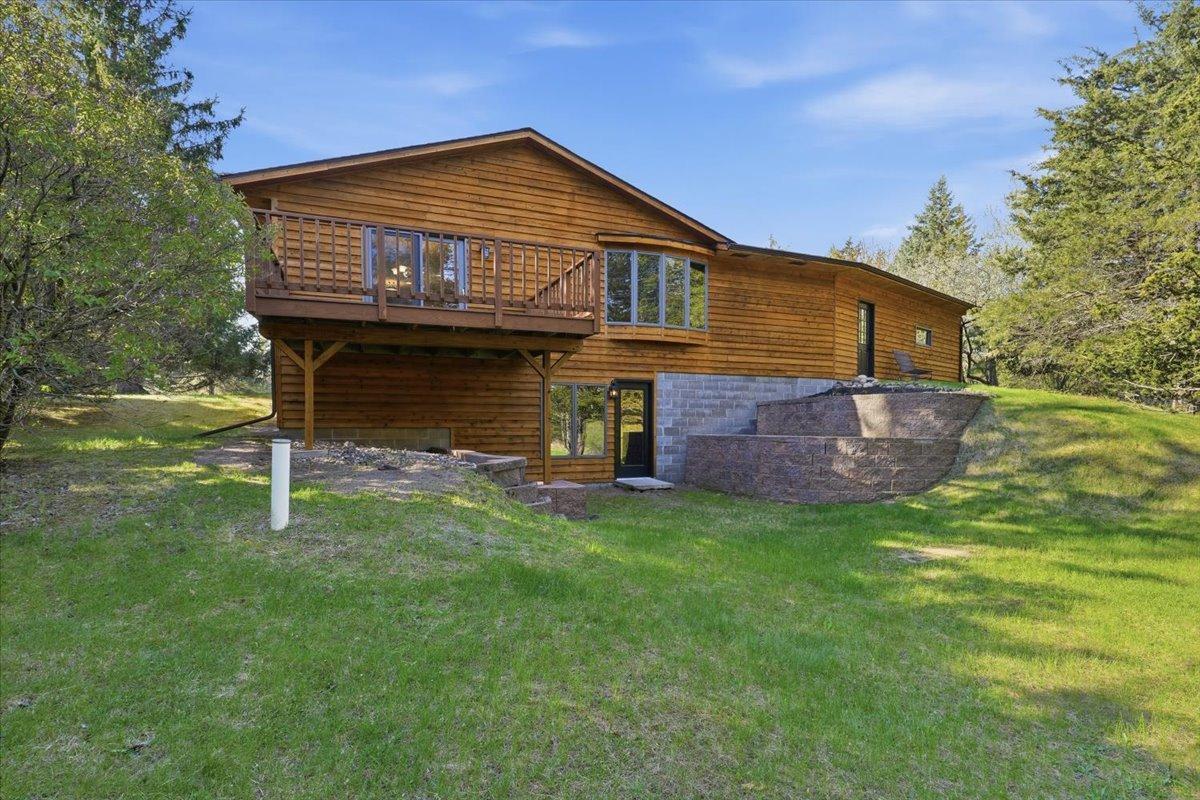 2nd image of 1072 Buck Rdg, Hudson, WI 54016 | MLS# 7065933