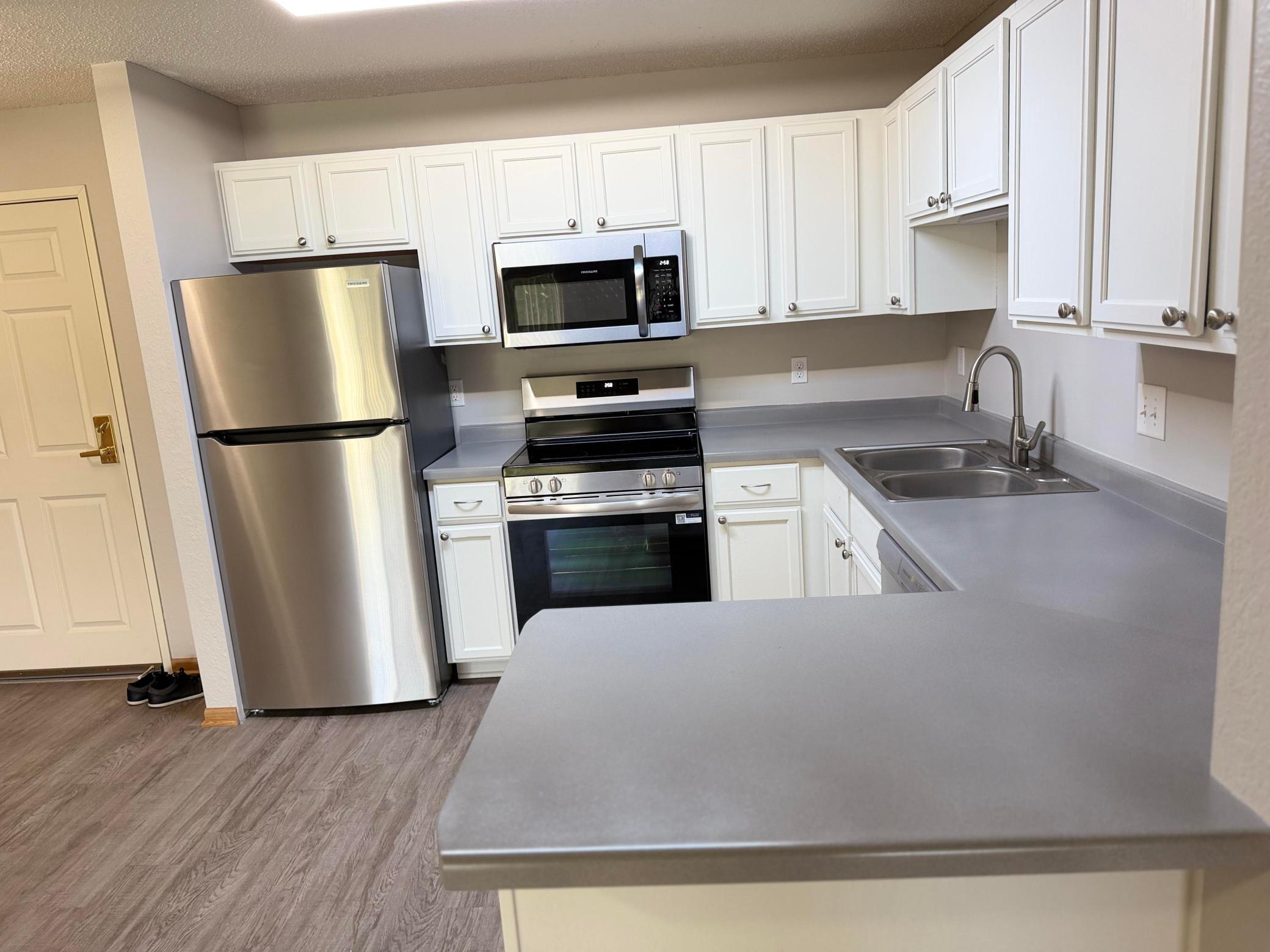 Homes for sale in Chanhassen, MN | 1321 Lake Dr W #111, Chanhassen, MN 55317 | MLS# 7066005