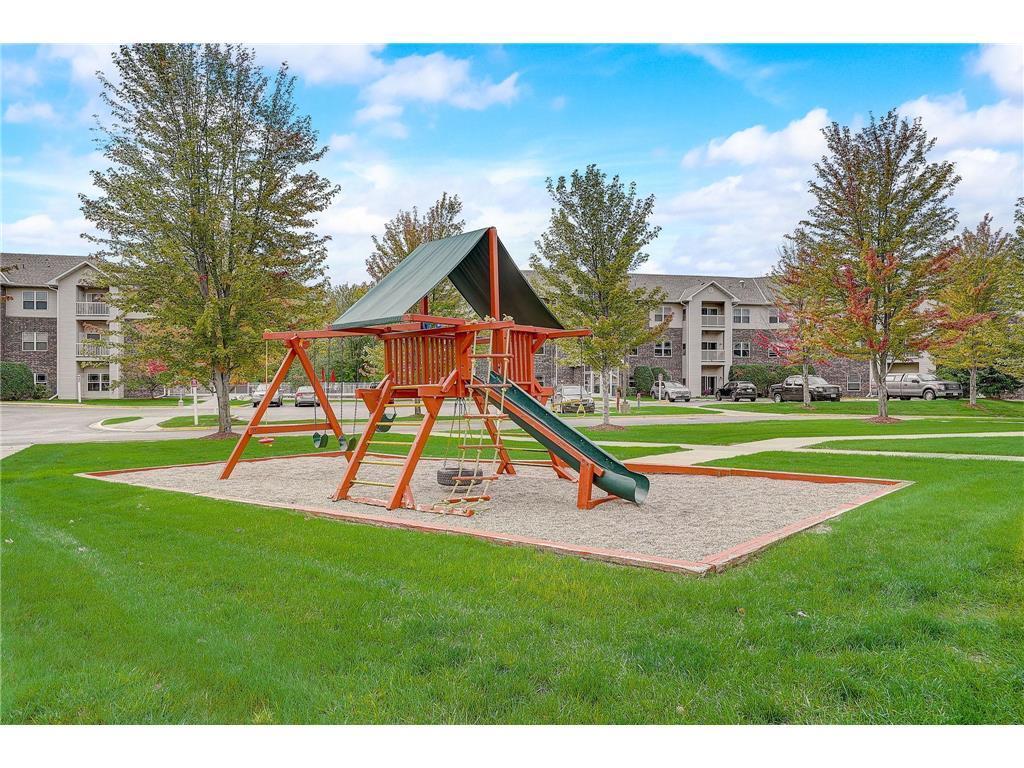 38th image of 1321 Lake Dr W #111, Chanhassen, MN 55317 | MLS# 7066005
