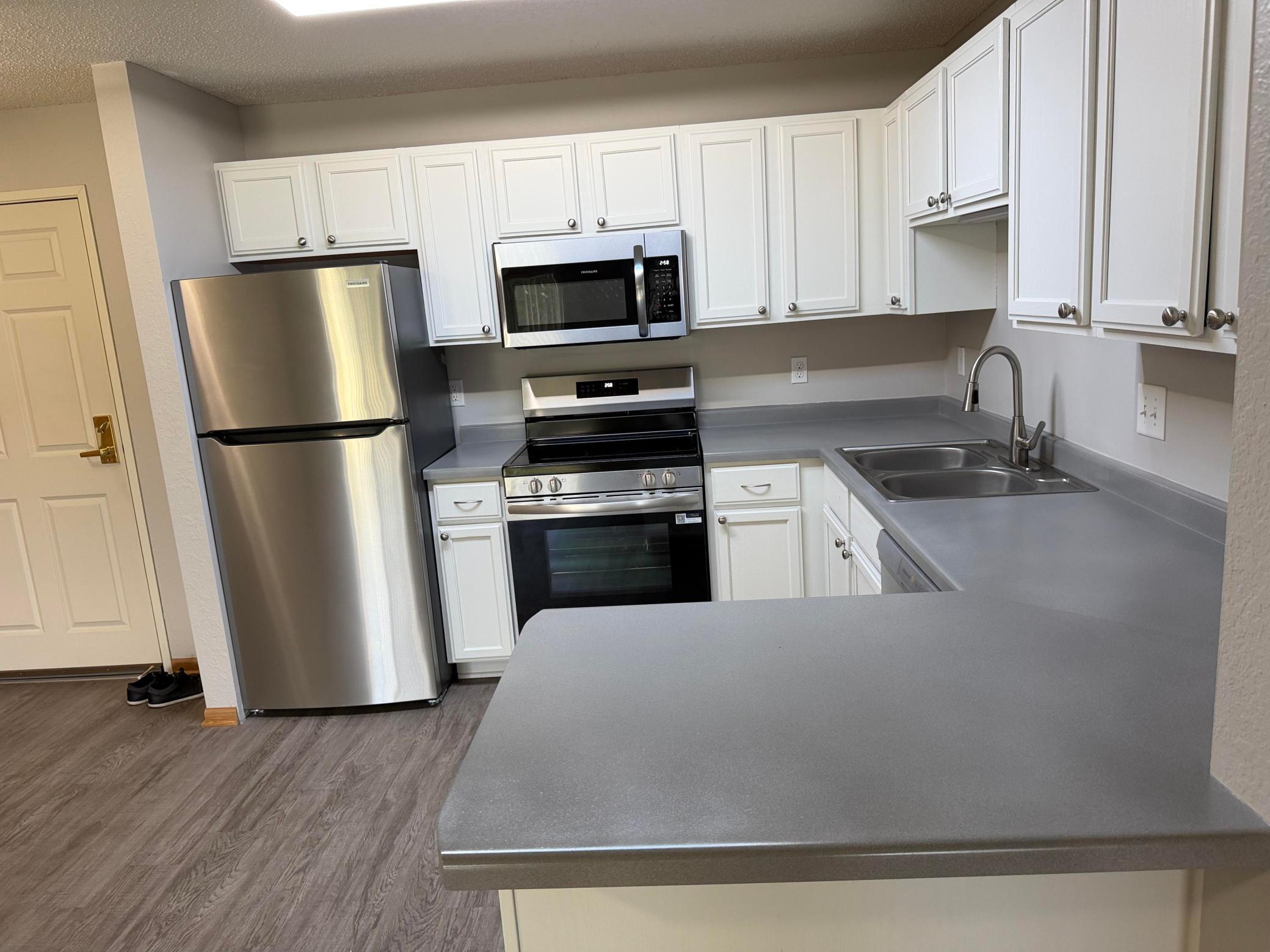 Homes for sale in Chanhassen, MN | 1321 Lake Dr W #111, Chanhassen, MN 55317 | MLS# 7066005