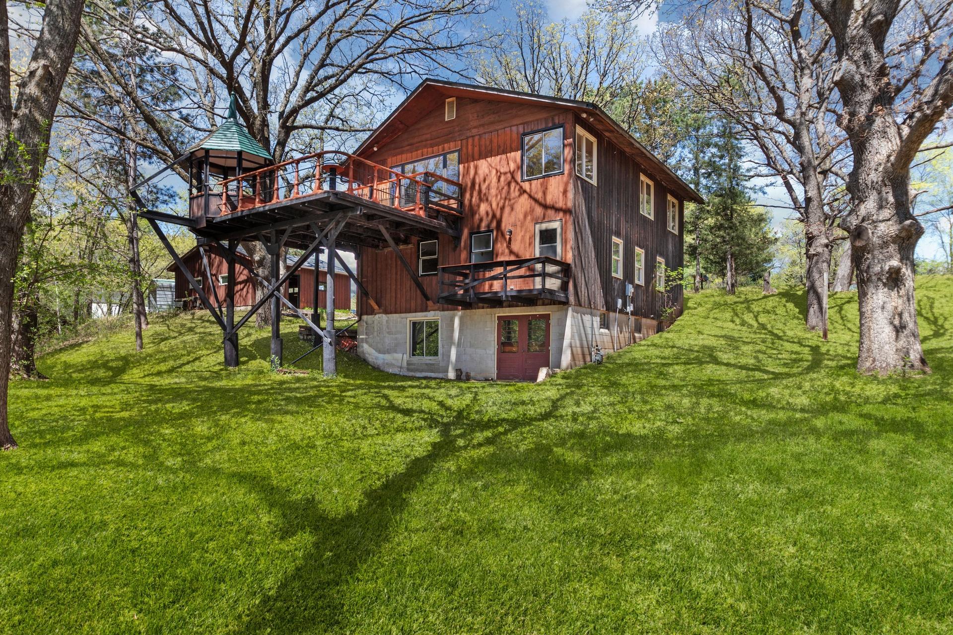 4th image of 327 Krattley Ln, Hudson, WI 54016 | MLS# 7066095