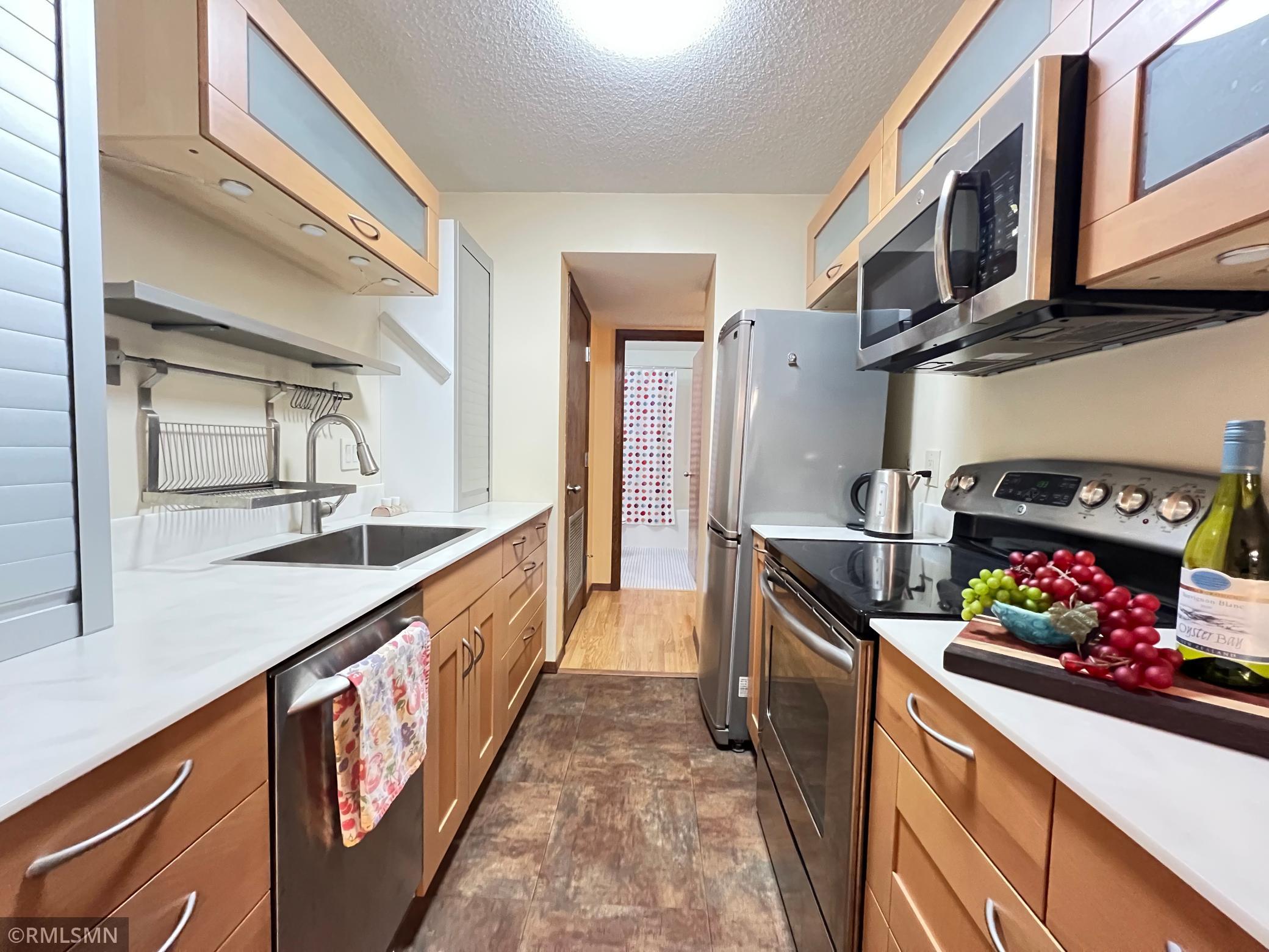 2nd image of 26 10th St W, St. Paul, MN 55102