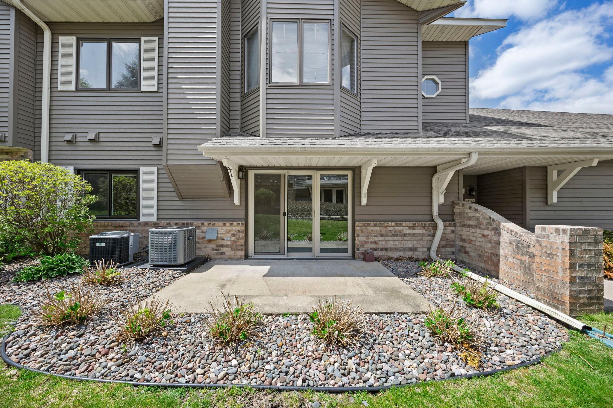 Homes for sale in Minnetonka, MN | 12605 Sherwood Pl, Minnetonka, MN 55305 | MLS# 7066406