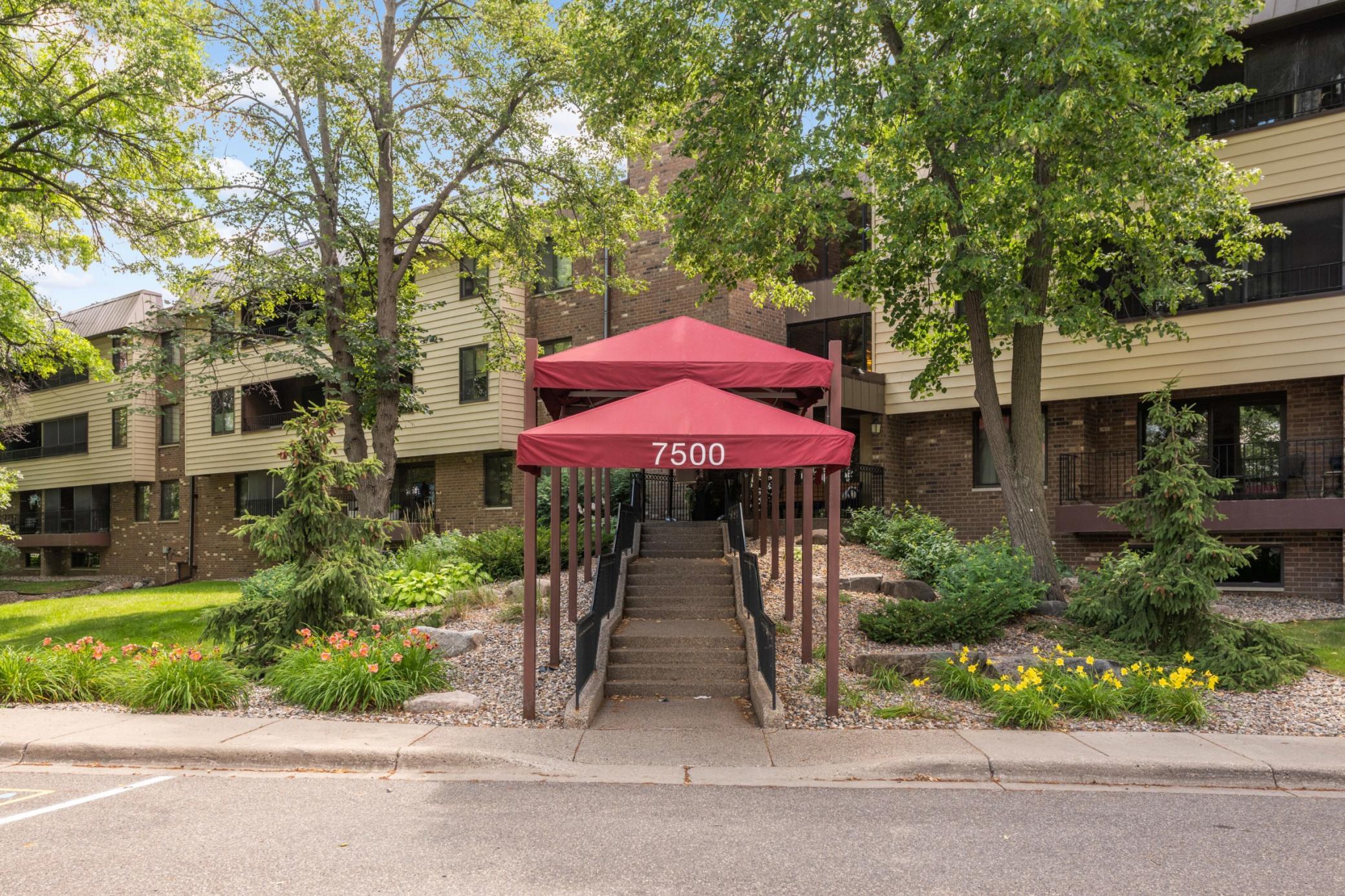 Homes for sale in Edina, MN | 7500 Cahill Rd #304C, Edina, MN 55439 | MLS# 7066418