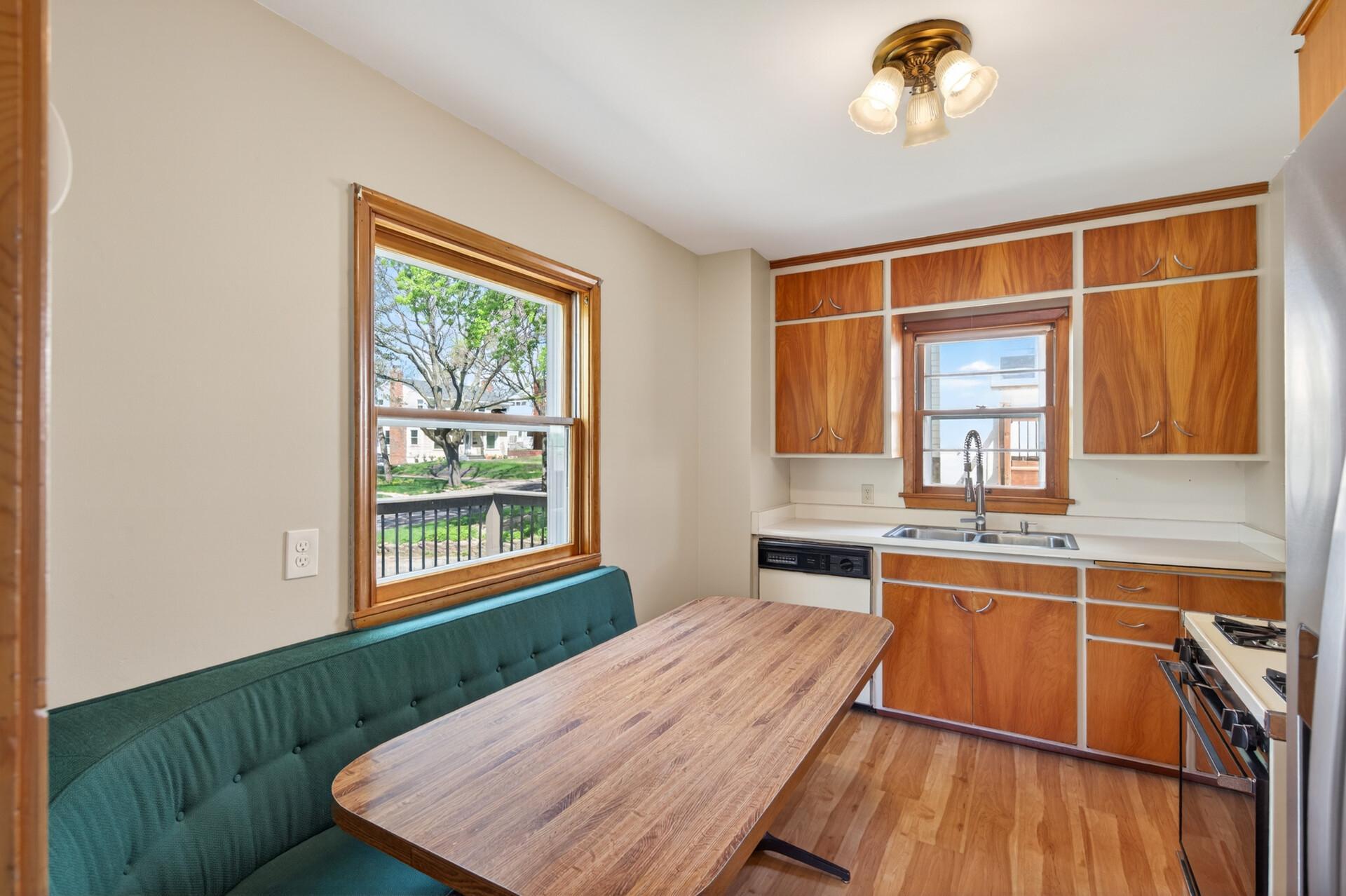 2nd image of 3735 Sumter Ave S, Minneapolis, MN 55426 | MLS# 7066552