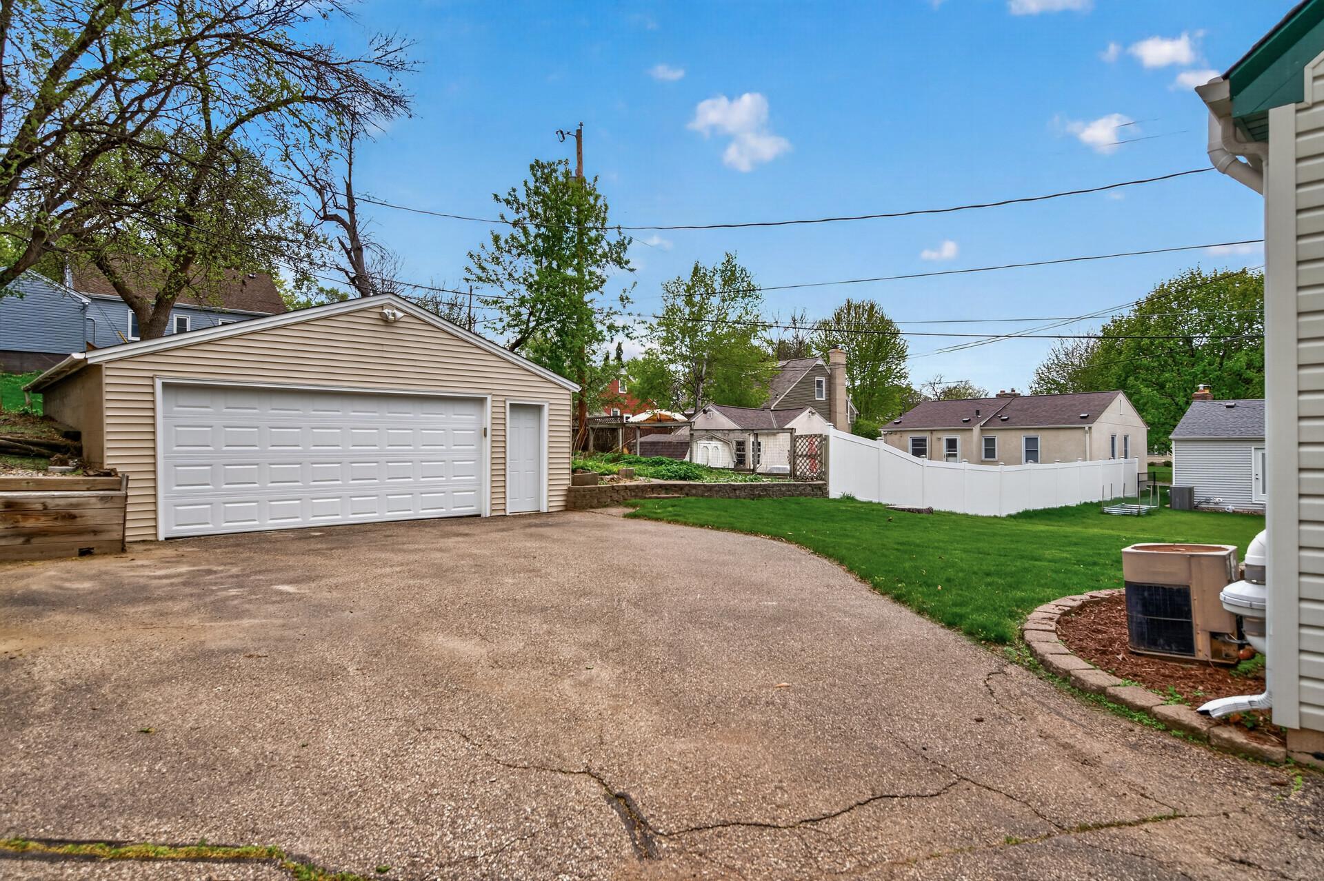 36th image of 3735 Sumter Ave S, Minneapolis, MN 55426 | MLS# 7066552