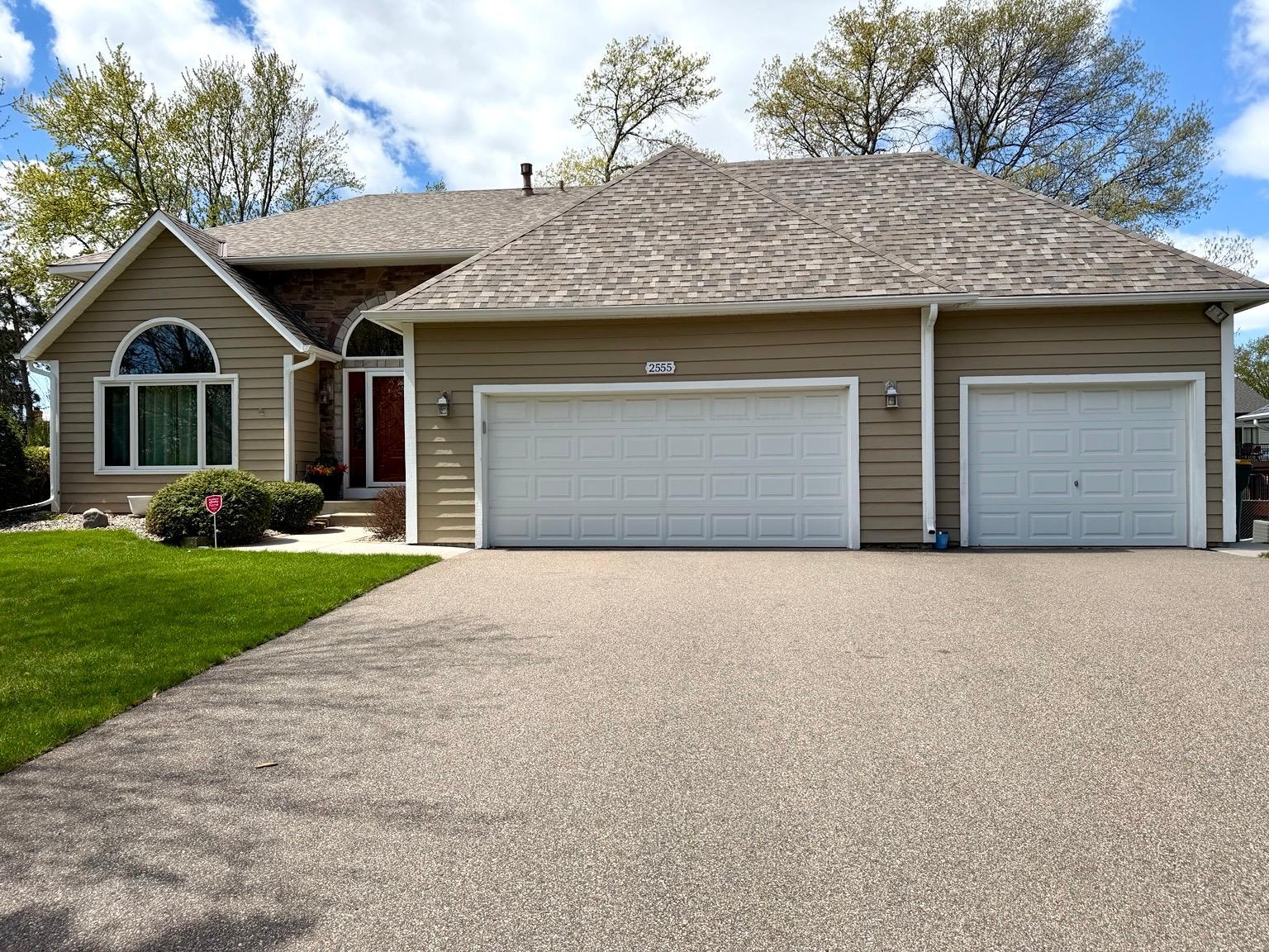 Homes for sale in Little Canada, MN | 2555 Sylvan St, Little Canada, MN 55117 | MLS# 7066962