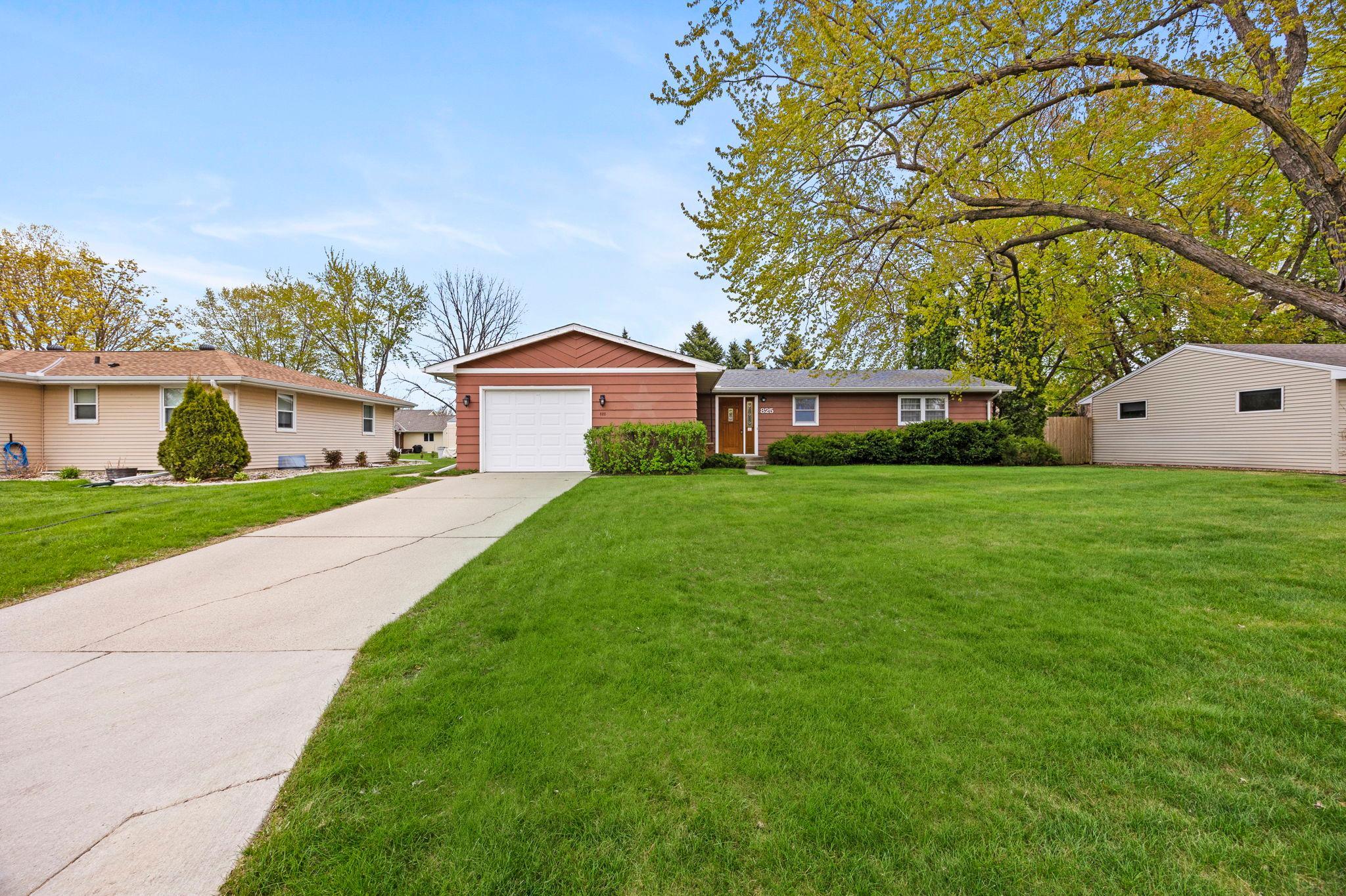 Homes for sale in Hutchinson, MN | 825 Spruce St Ne, Hutchinson, MN 55350 | MLS# 7067046