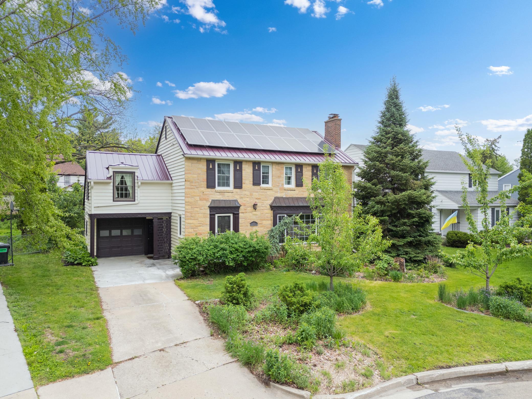 2nd image of 827 10 1/2 St Sw, Rochester, MN 55902 | MLS# 7067316